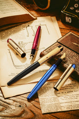 Wahl Eversharp Skyline Fountain Pen - Black w/Gold Trim