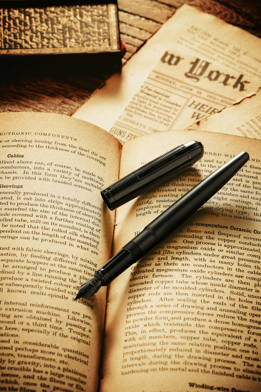 Wahl Eversharp Skyline Aviator Fountain Pen - Black