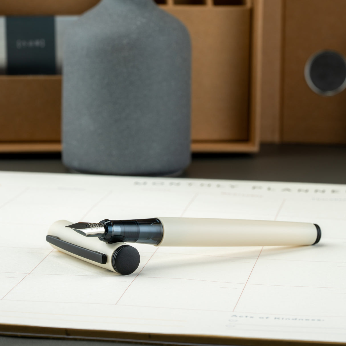 Pilot Explorer Fountain Pen - Matte Ivory