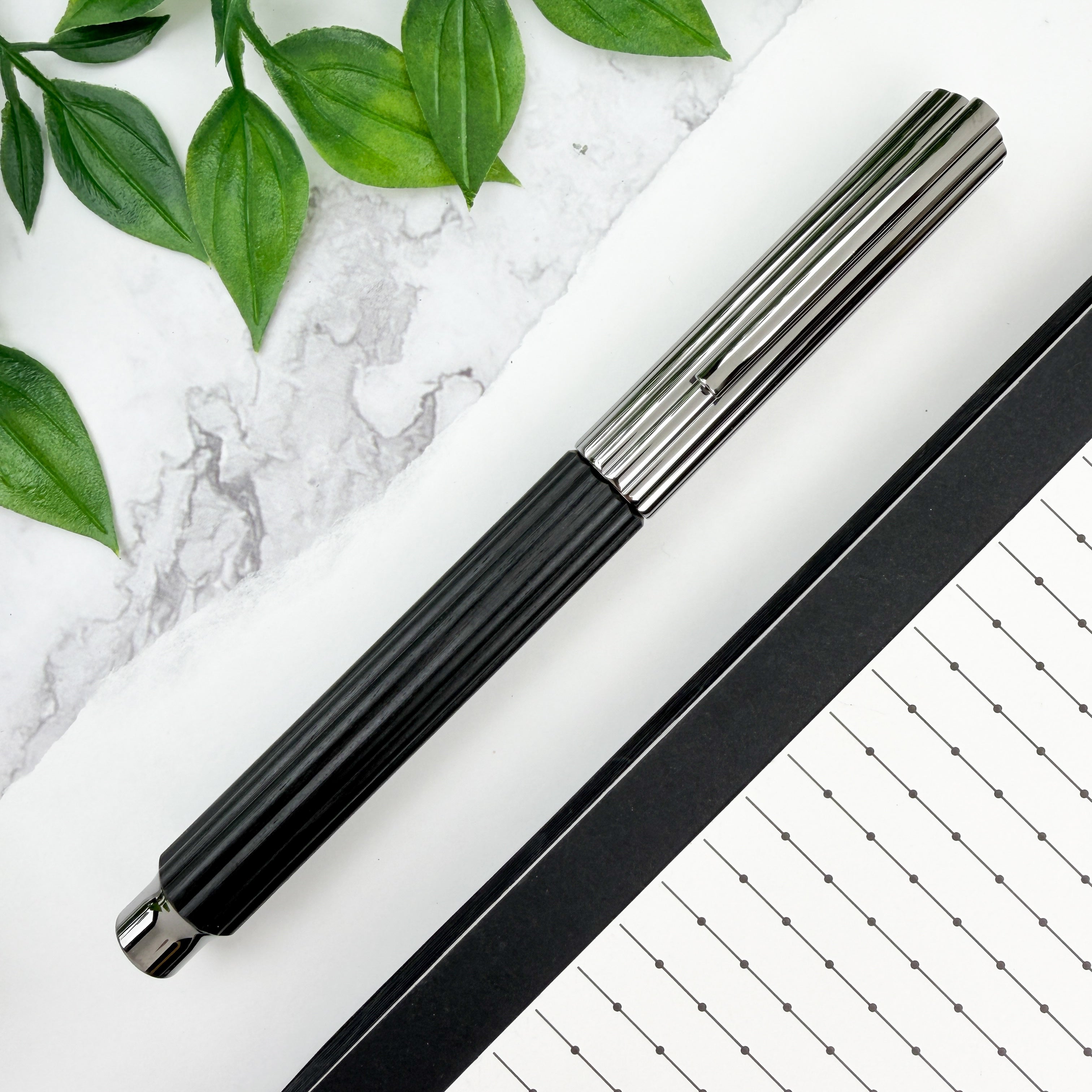 Graf von Faber-Castell Bloom Fountain Pen - Ebony – Atlas Stationers
