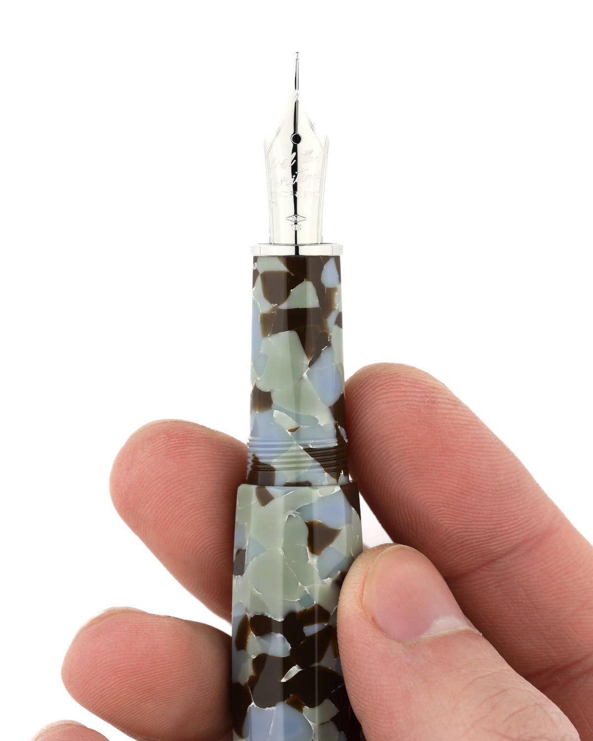FEEL Graniglia nib in hand