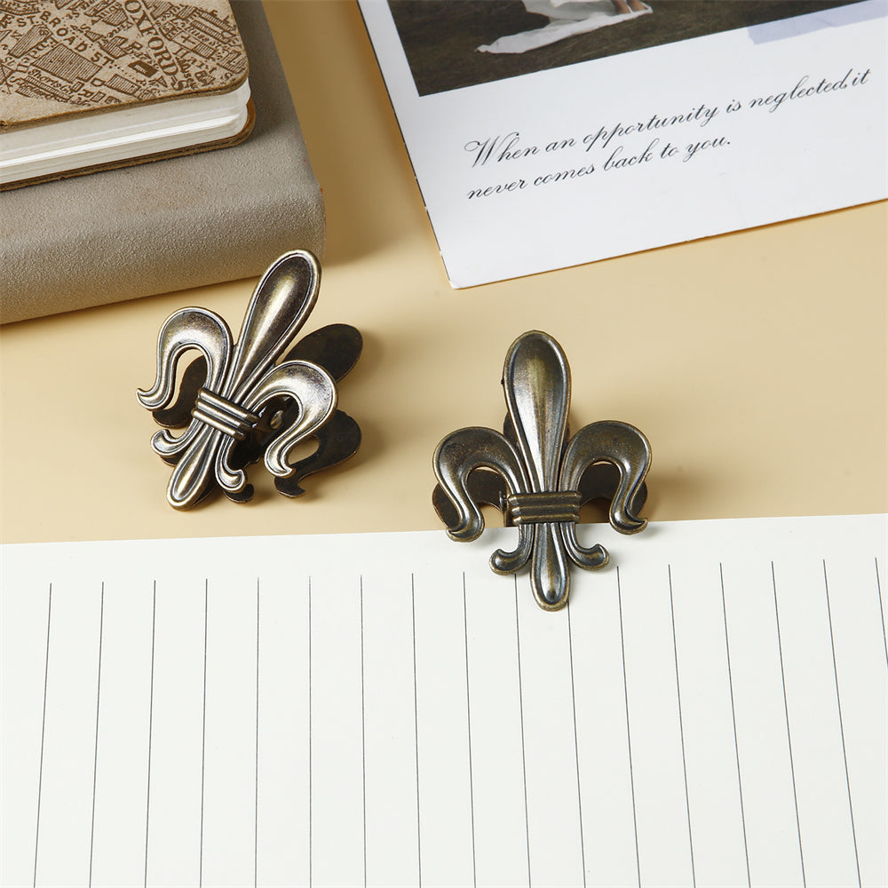 CoraCreaCrafts Fleur de Lis Mini Clip - Bronze