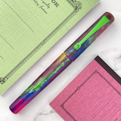 Hinze Pen Company Fountain Pen - Rainbow Lorikeet (Atlas Exclusive)