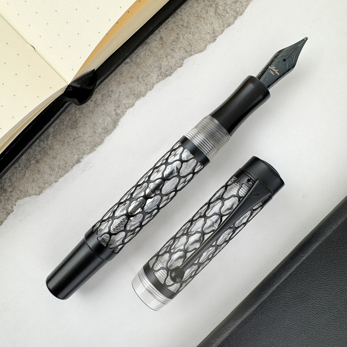 Laban Flora Fountain Pen - Black