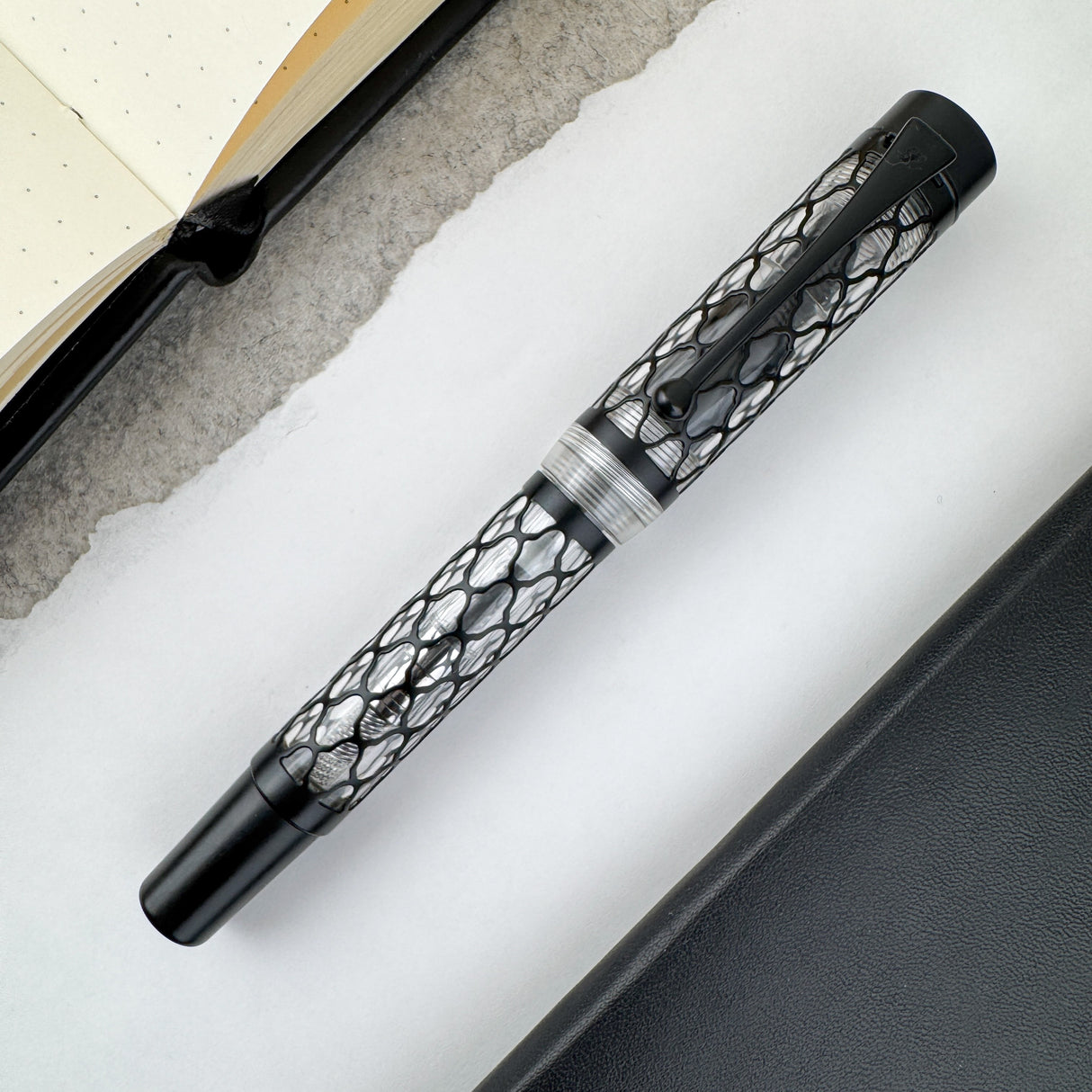 Laban Flora Fountain Pen - Black