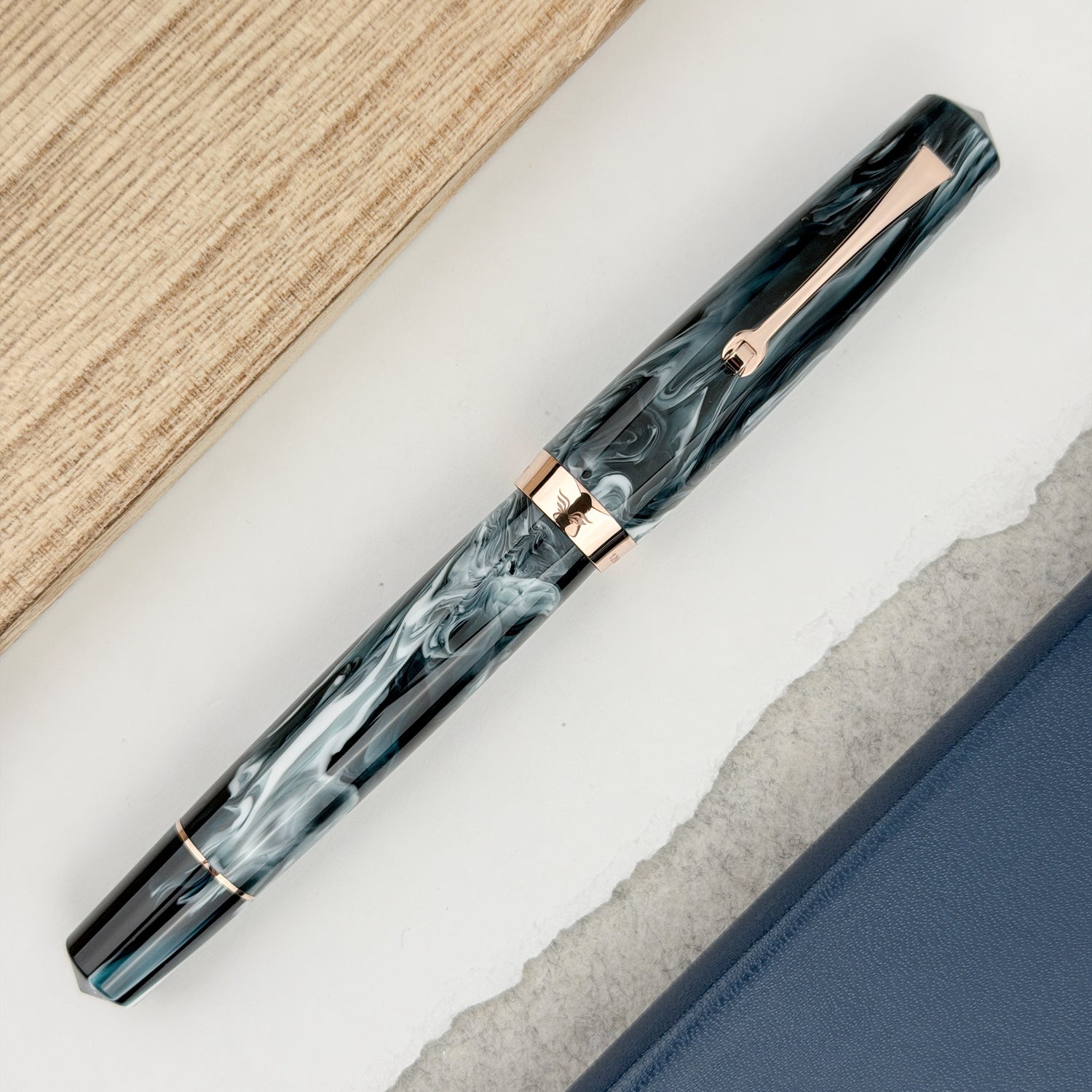 Leonardo Fantasie Momento Magico Fountain Pen - Artic Blast