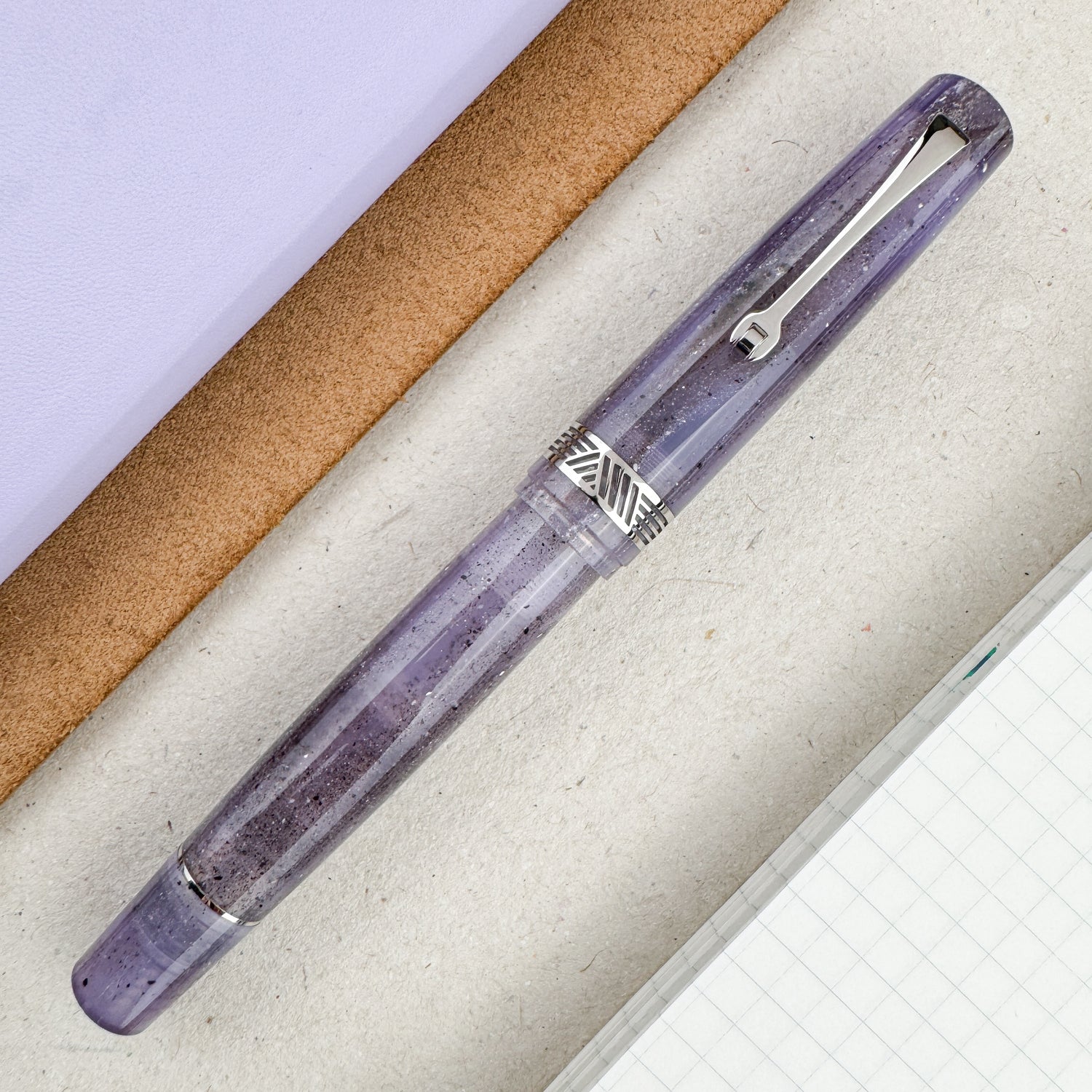 Leonardo Momento Magico Fountain Pen - Amethyst w/ Silver