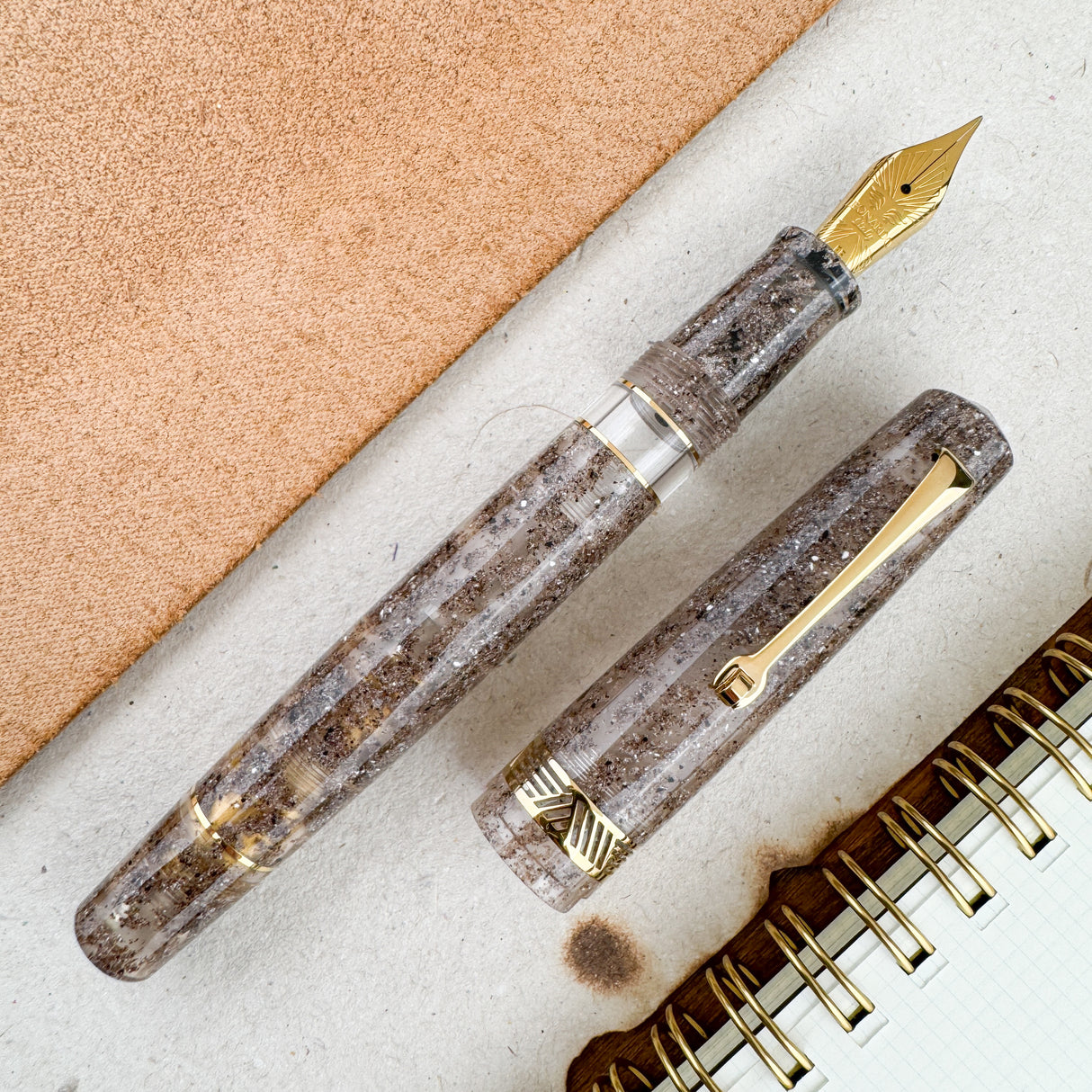 Leonardo Momento Magico Fountain Pen - Sea Sand w/ Gold