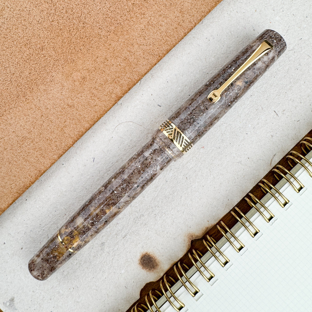 Leonardo Momento Magico Fountain Pen - Sea Sand w/ Gold