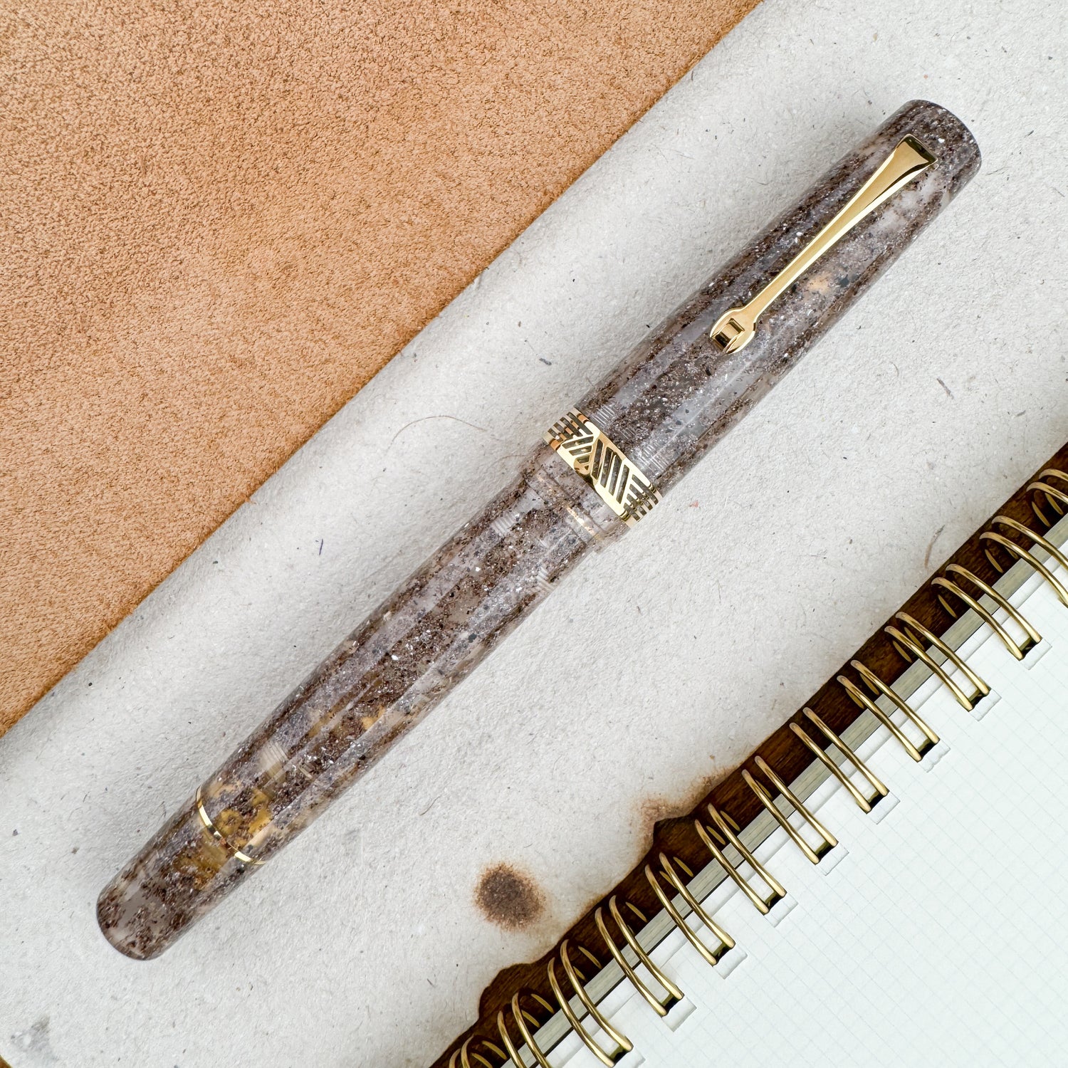Leonardo Momento Magico Fountain Pen - Sea Sand w/ Gold