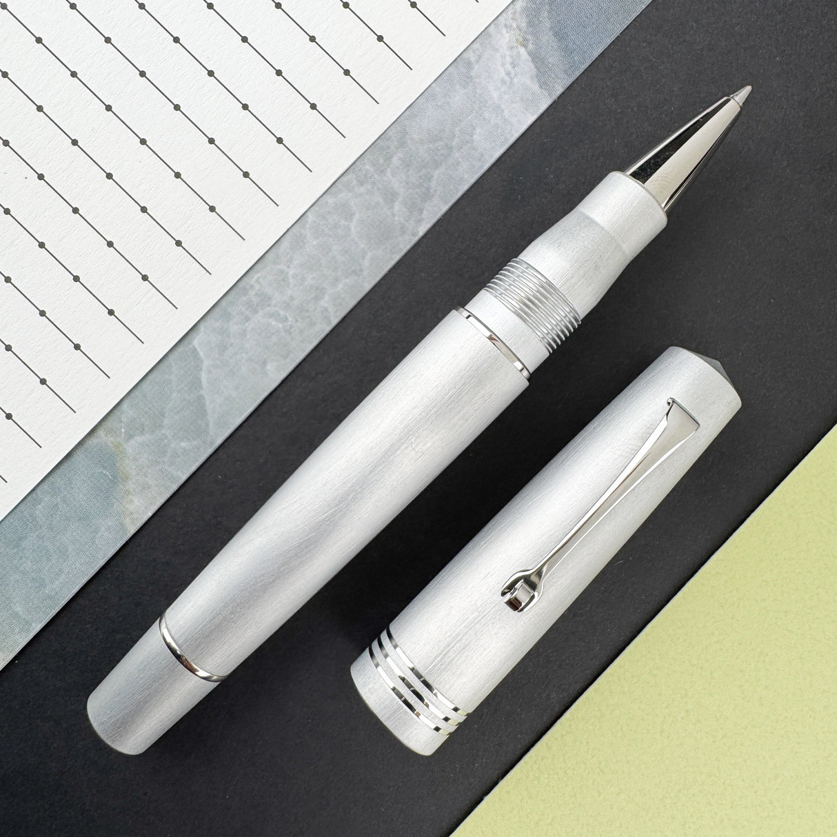 Leonardo Momento Zero Rollerball Pen - Aluminia w/ Silver (Limited Edition)