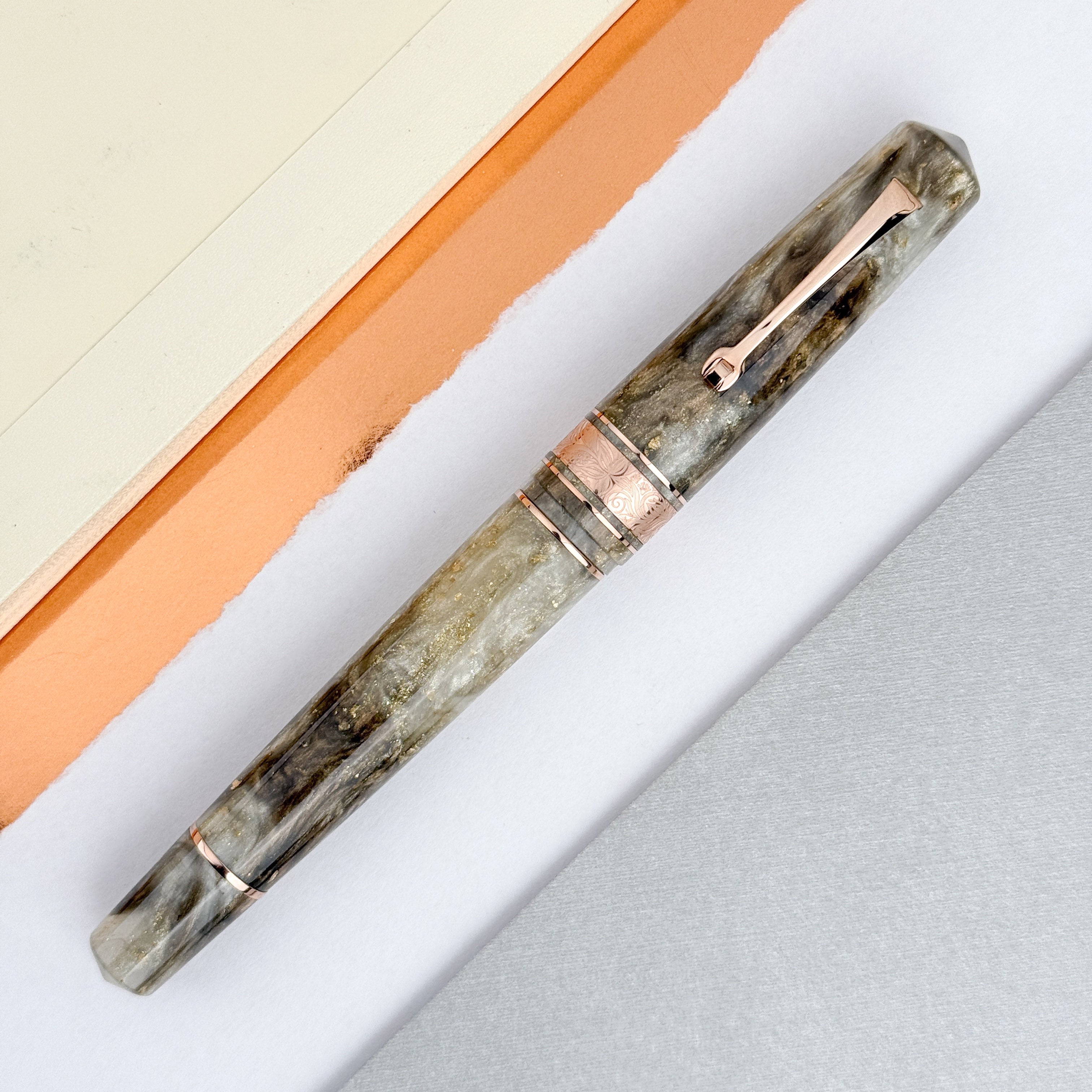 Leonardo Momento Zero Grande 2.0 Fountain Pen - Cosmos – Atlas