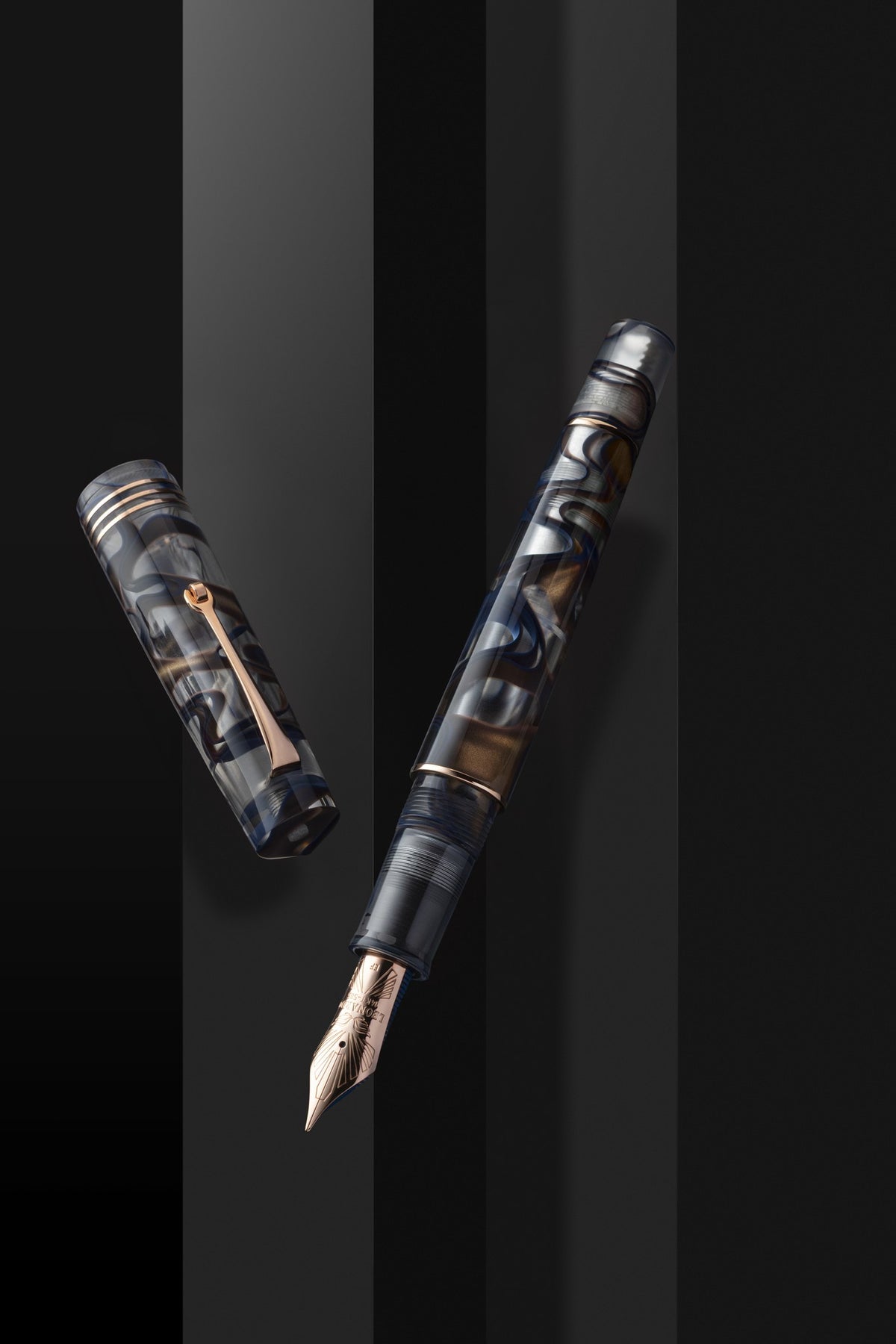 Leonardo Momento Zero Grande Eclipsis Sun fountain pen