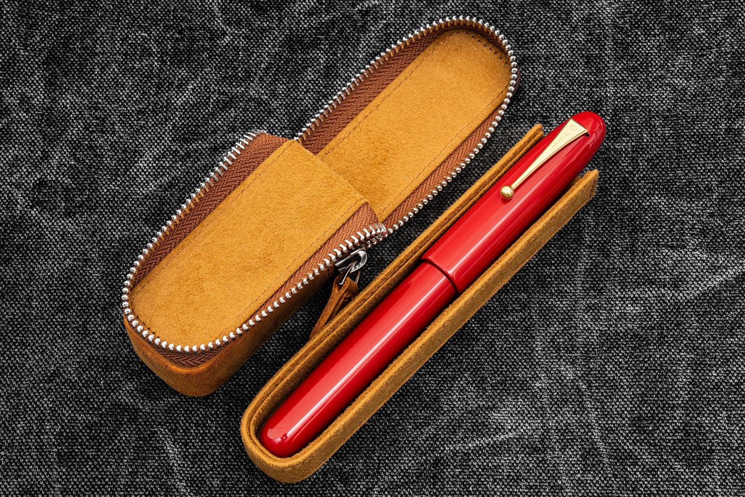 Galen Leather Zippered Magnum Opus Single Hard Case