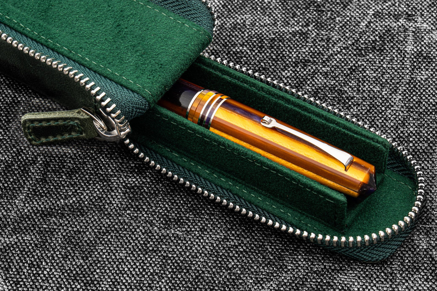 Galen Leather Zippered Magnum Opus Single Hard Case