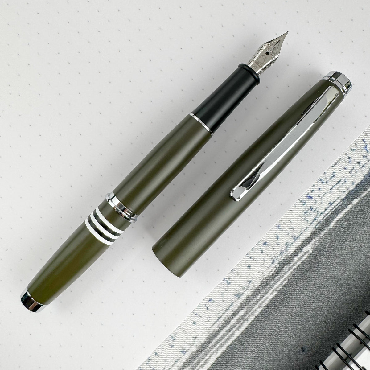 Monteverde Dakota Fountain Pen - Military Green – Atlas Stationers