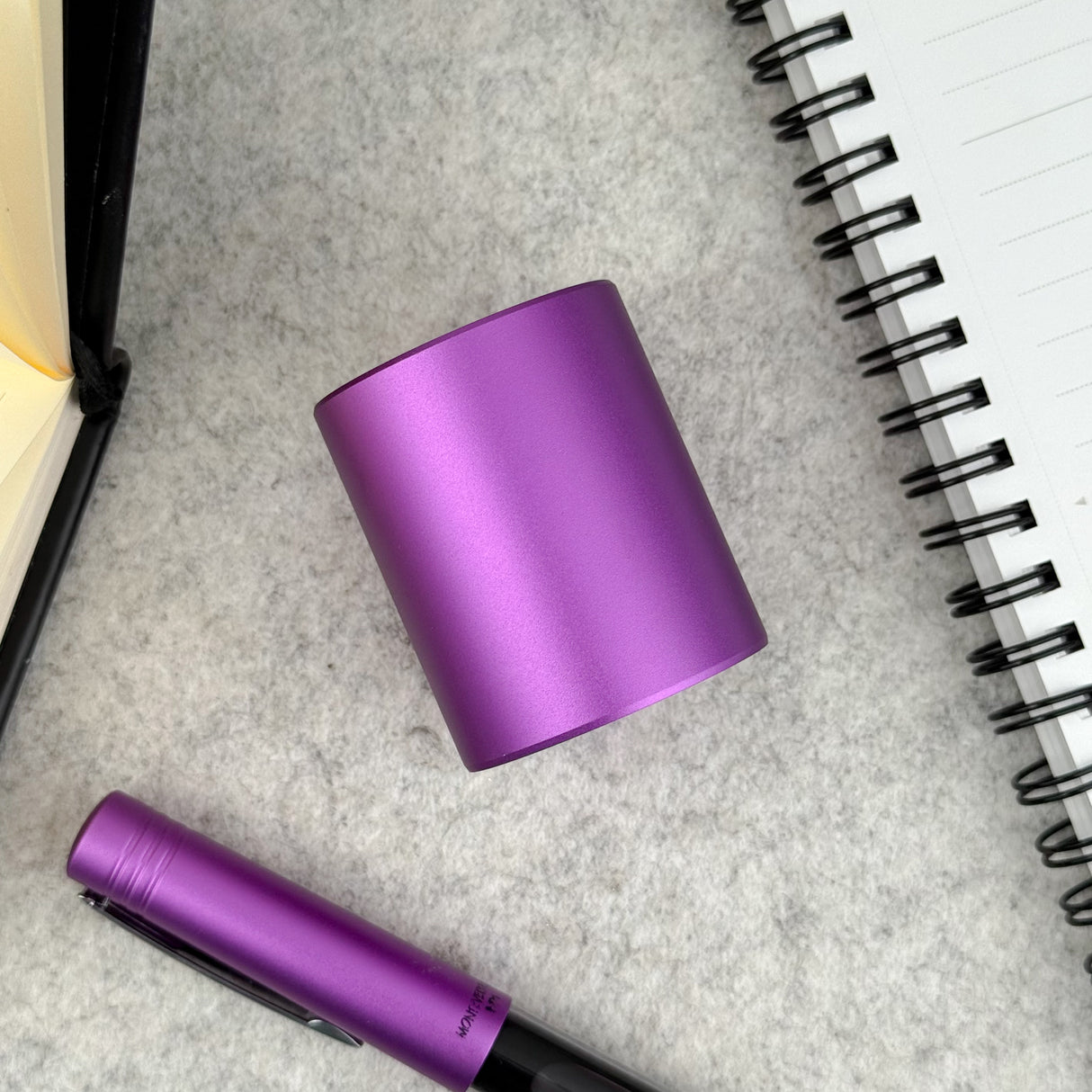 Monteverde MP1 Solid Anodized Cylinder Pen Holder