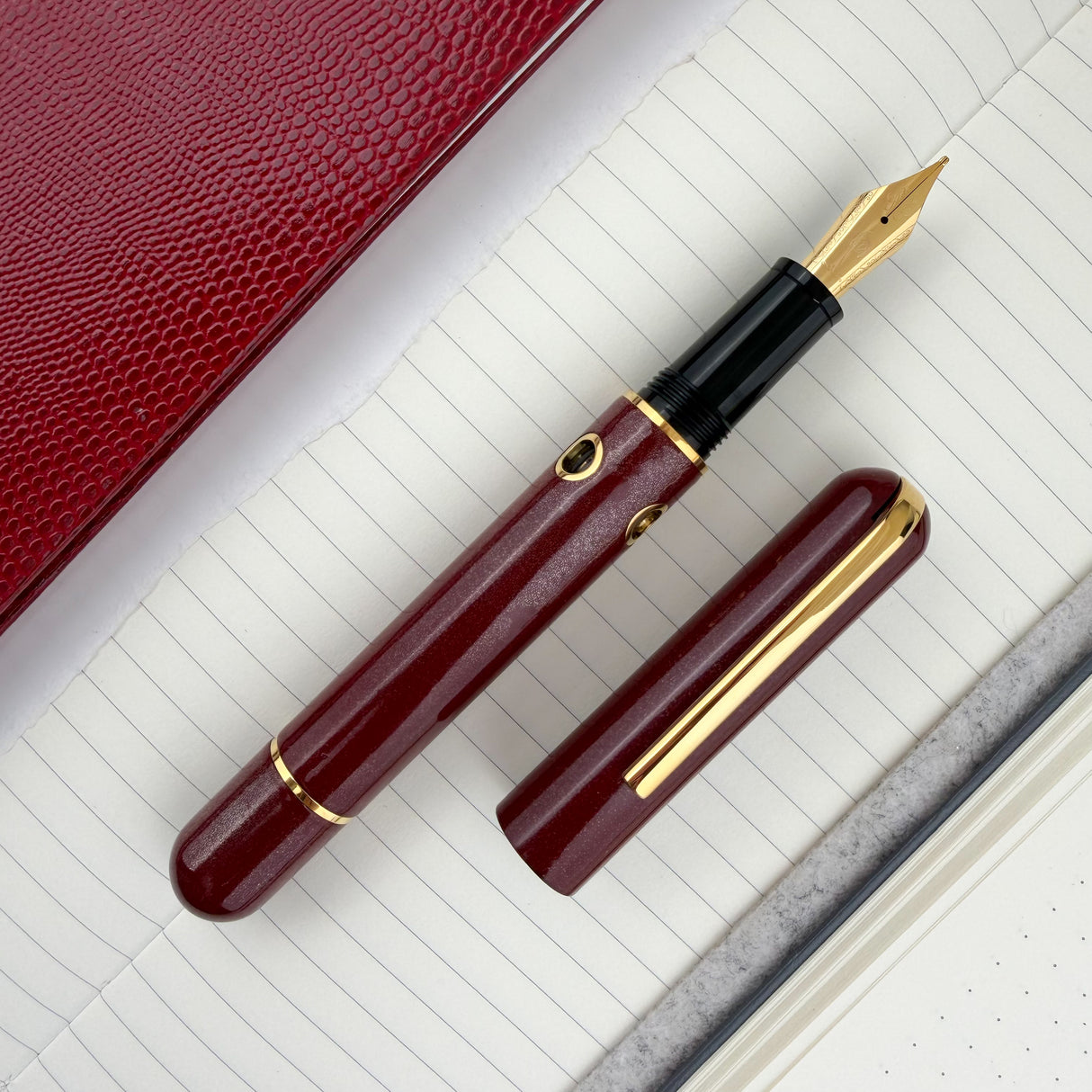 Nahvalur 365 Anniversary Roiro Fountain Pen - Garnet