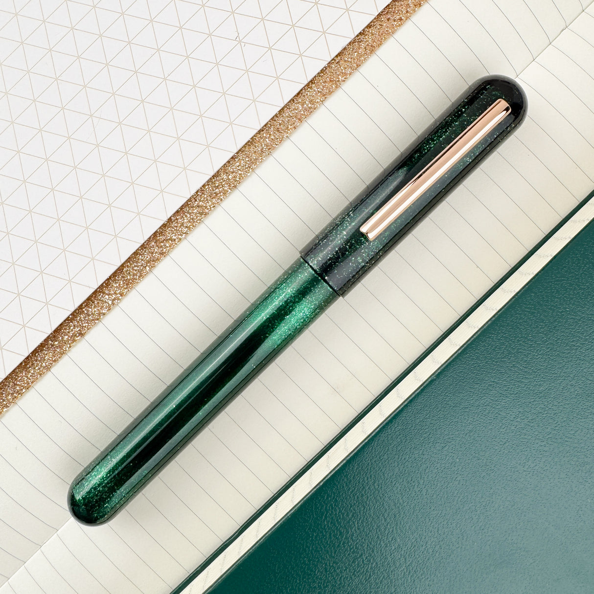 IKKAKU by Nahvalur Fountain Pen - Green Moon