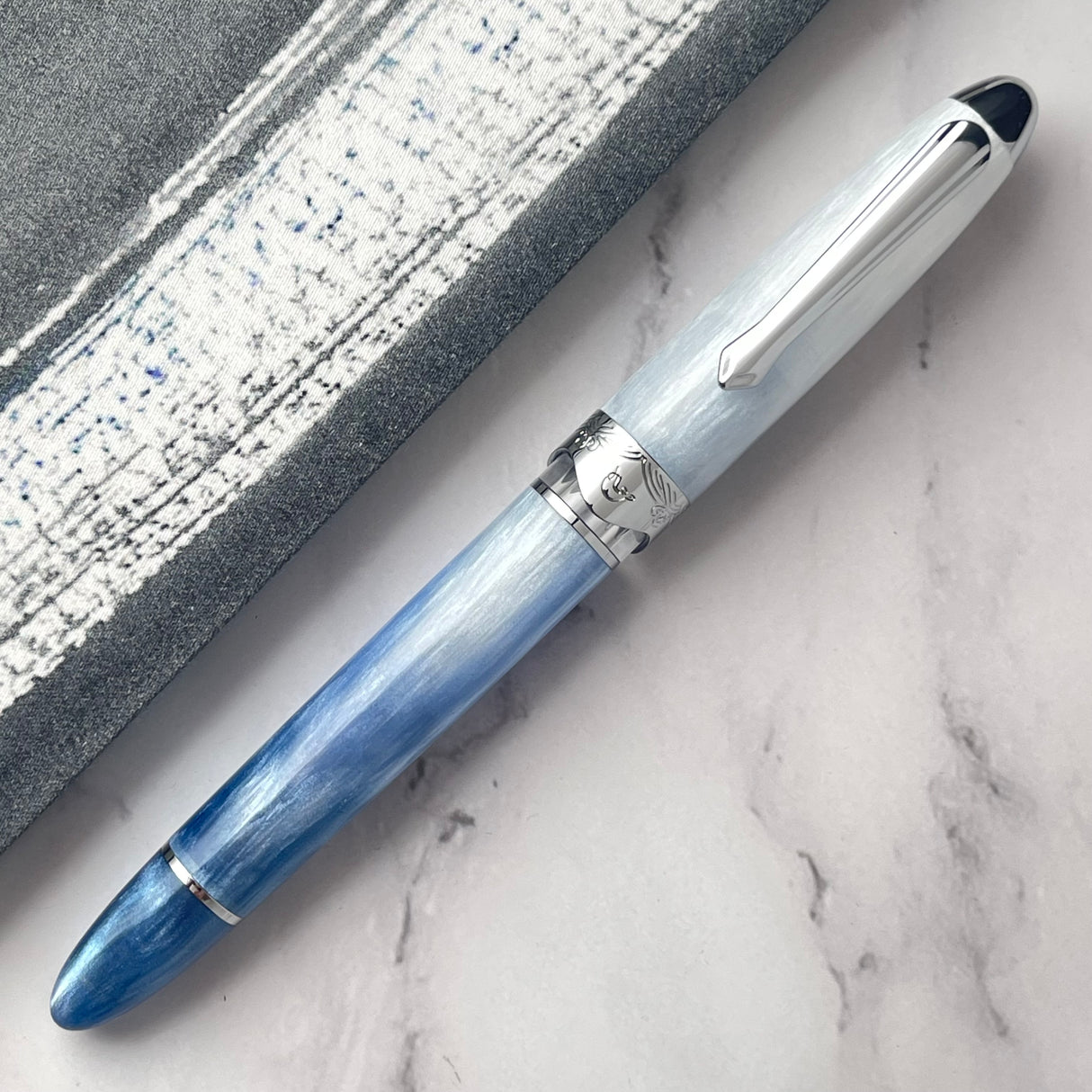 Nahvalur (Narwhal) Horizon Fountain Pen - Glacier