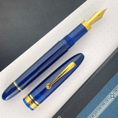 Omas Ogiva Fountain Pen - Blu w/ Gold