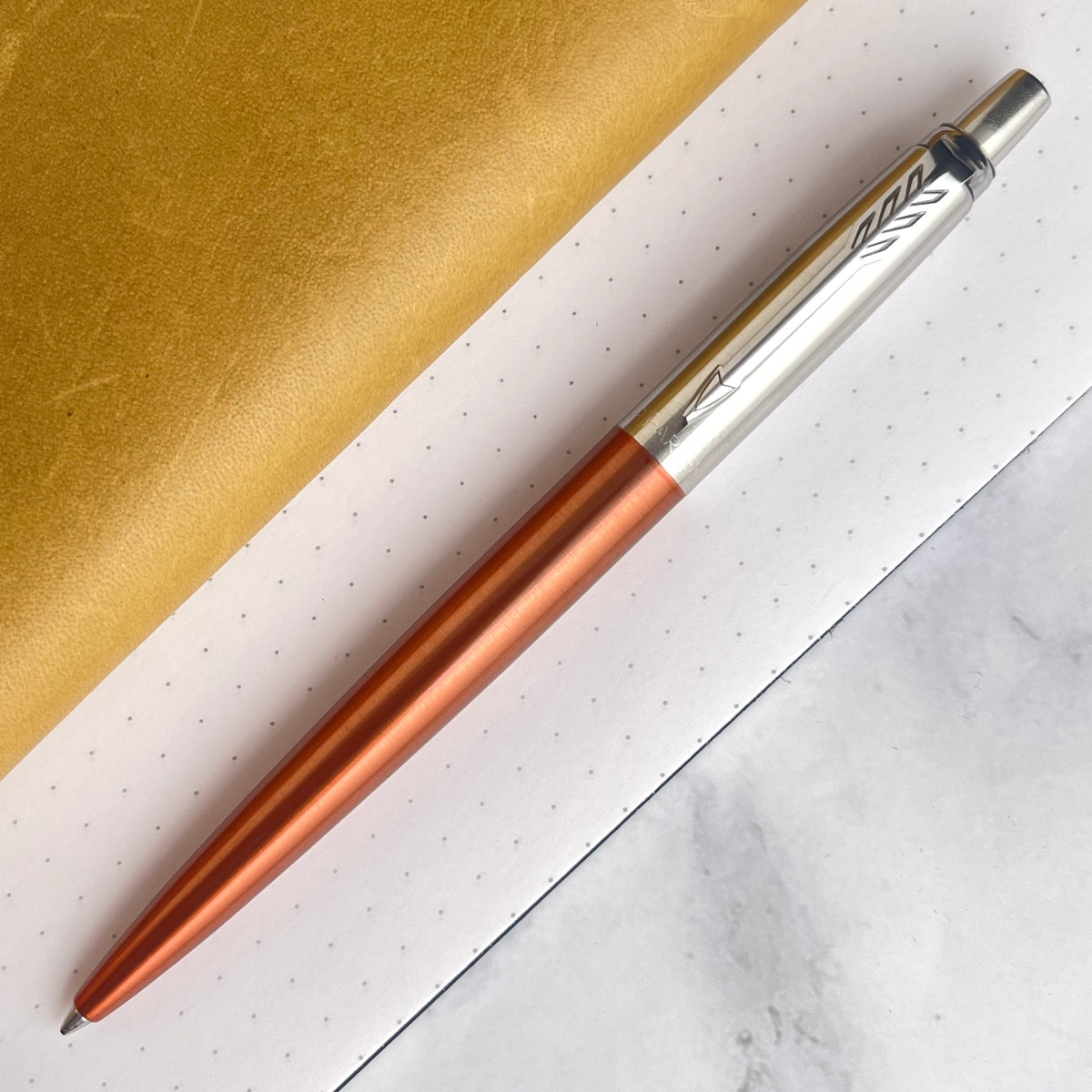 Stylo à Bille Parker Avec Calendrier Boeing – Occasion En Bon état, Couleur Bleue