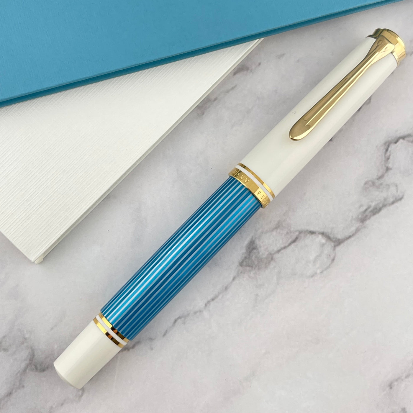 Pelikan Souveran M600 Fountain pen - Turquoise / White (Special Edition)