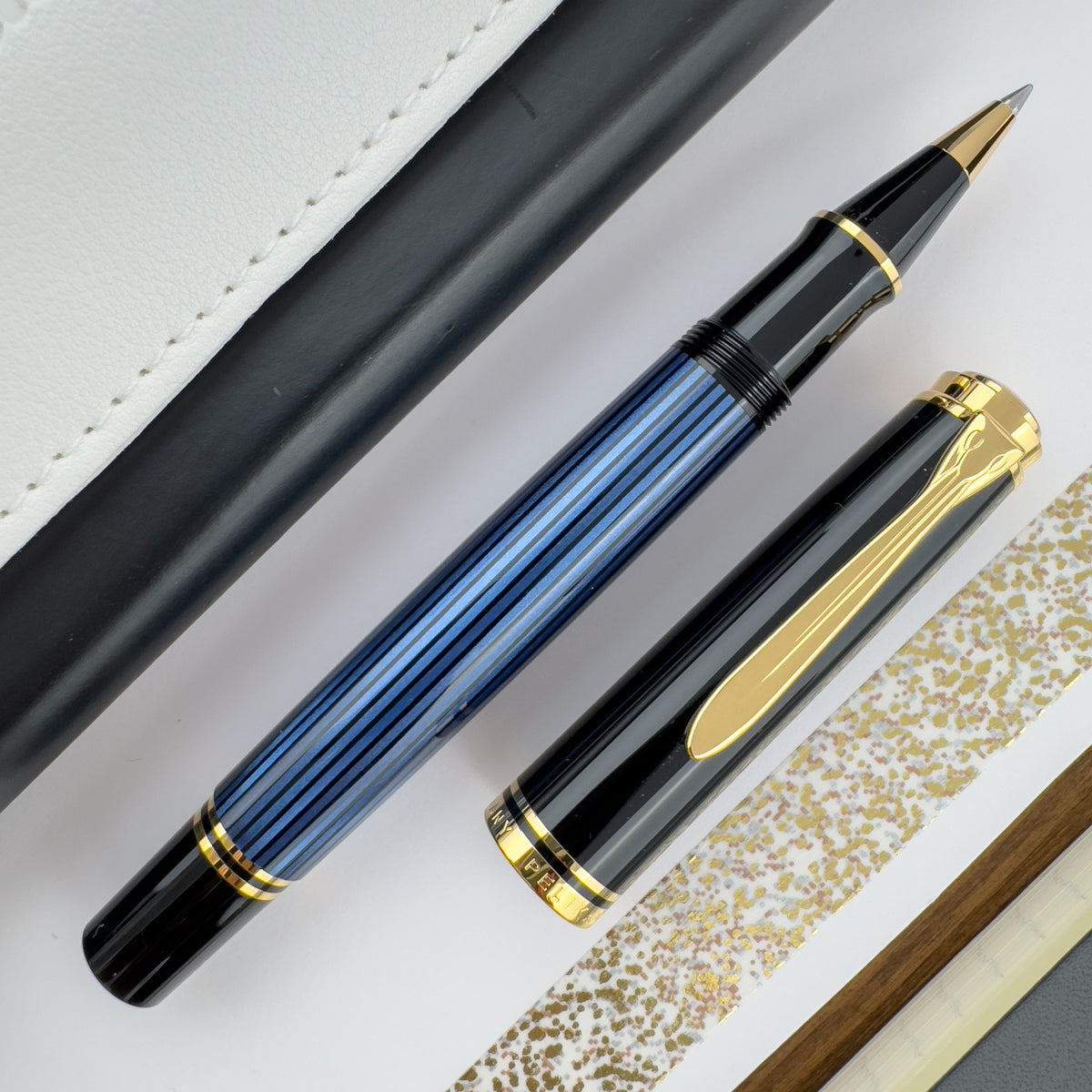 Pelikan R800 Vs R600 Pelikan Souveran R800 Rollerball Pen - Blue – Atlas Stationers