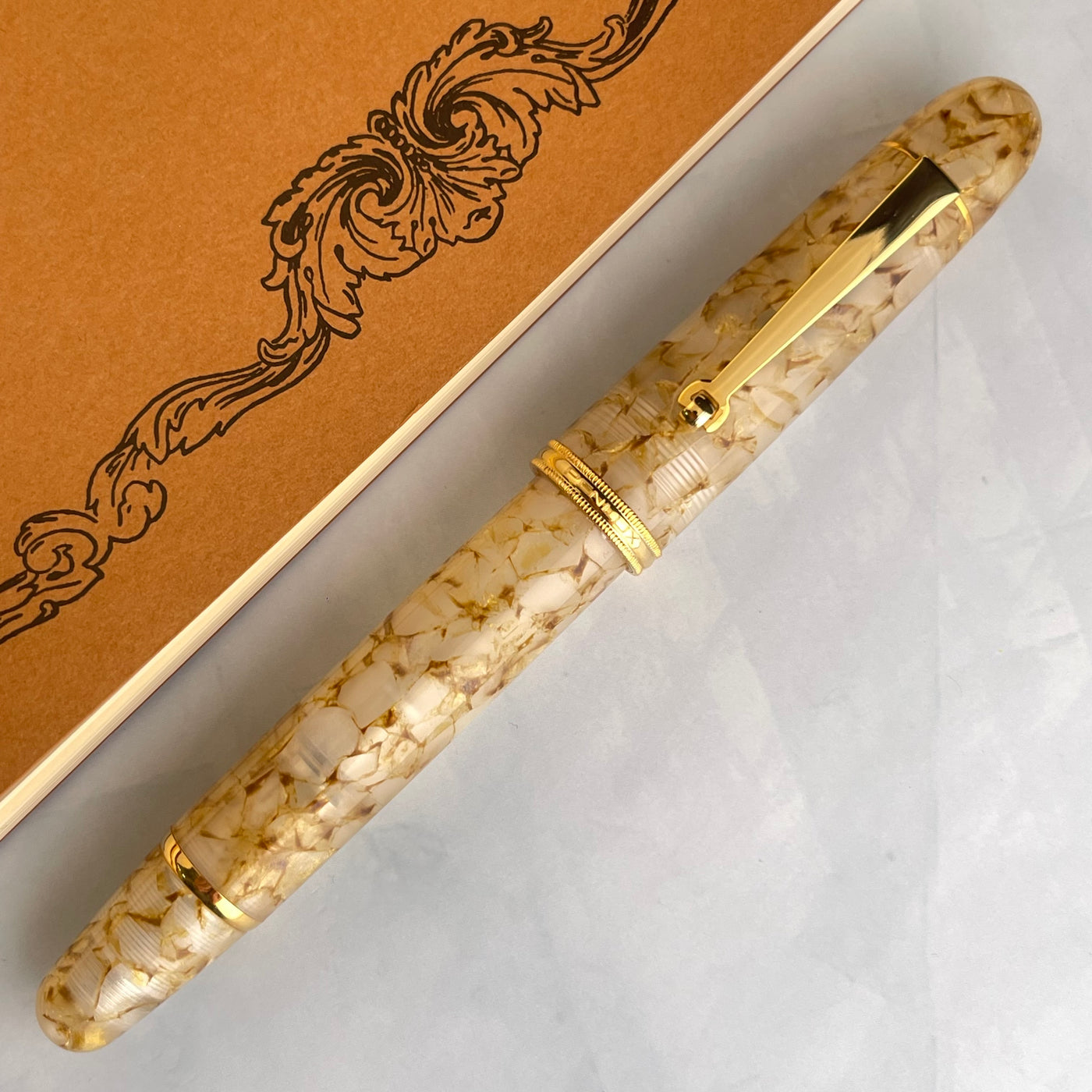 Penlux Masterpiece Grande Fountain Pen - Golden Crystal