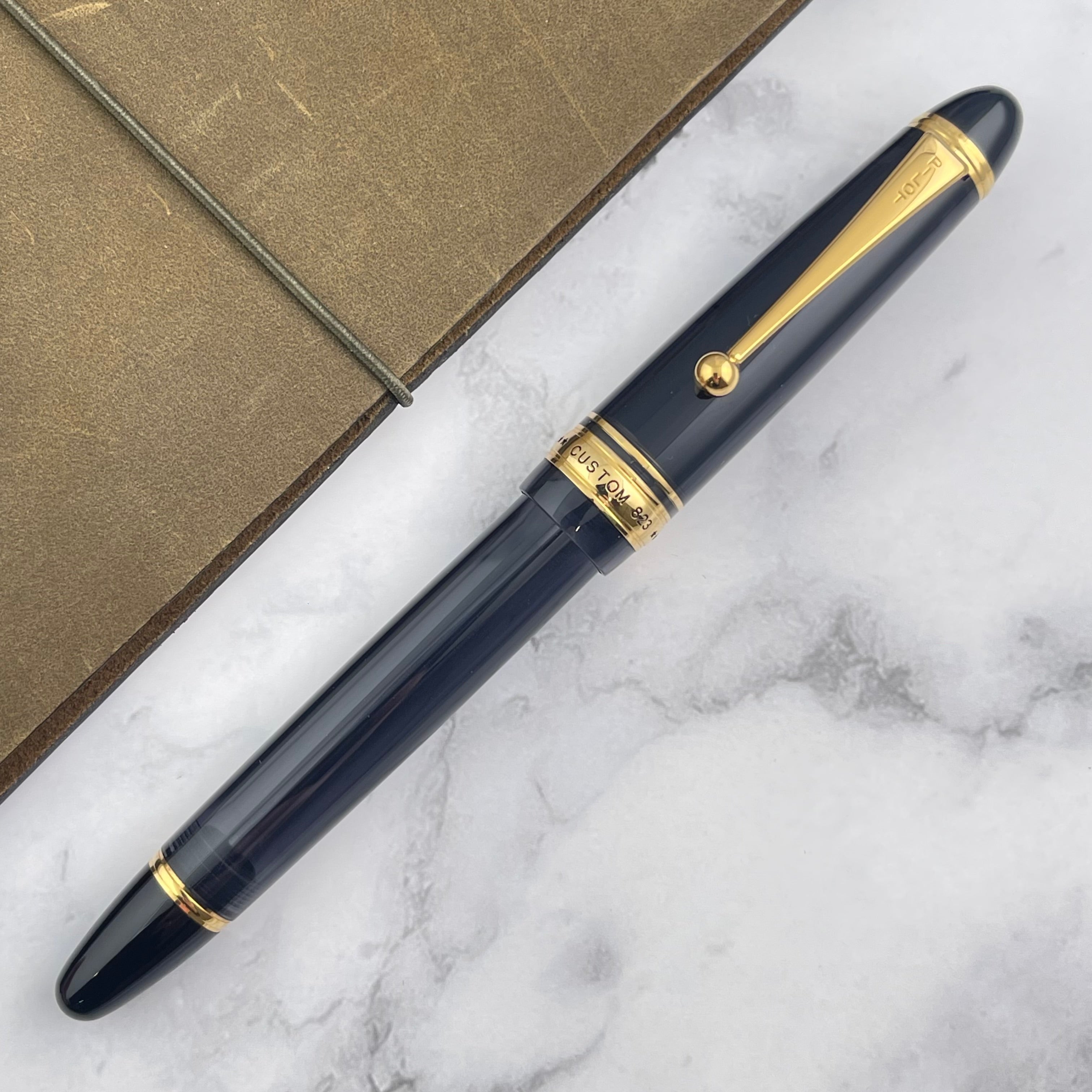 Pilot Custom 823 Fountain Pen - Smoke – Atlas Stationers