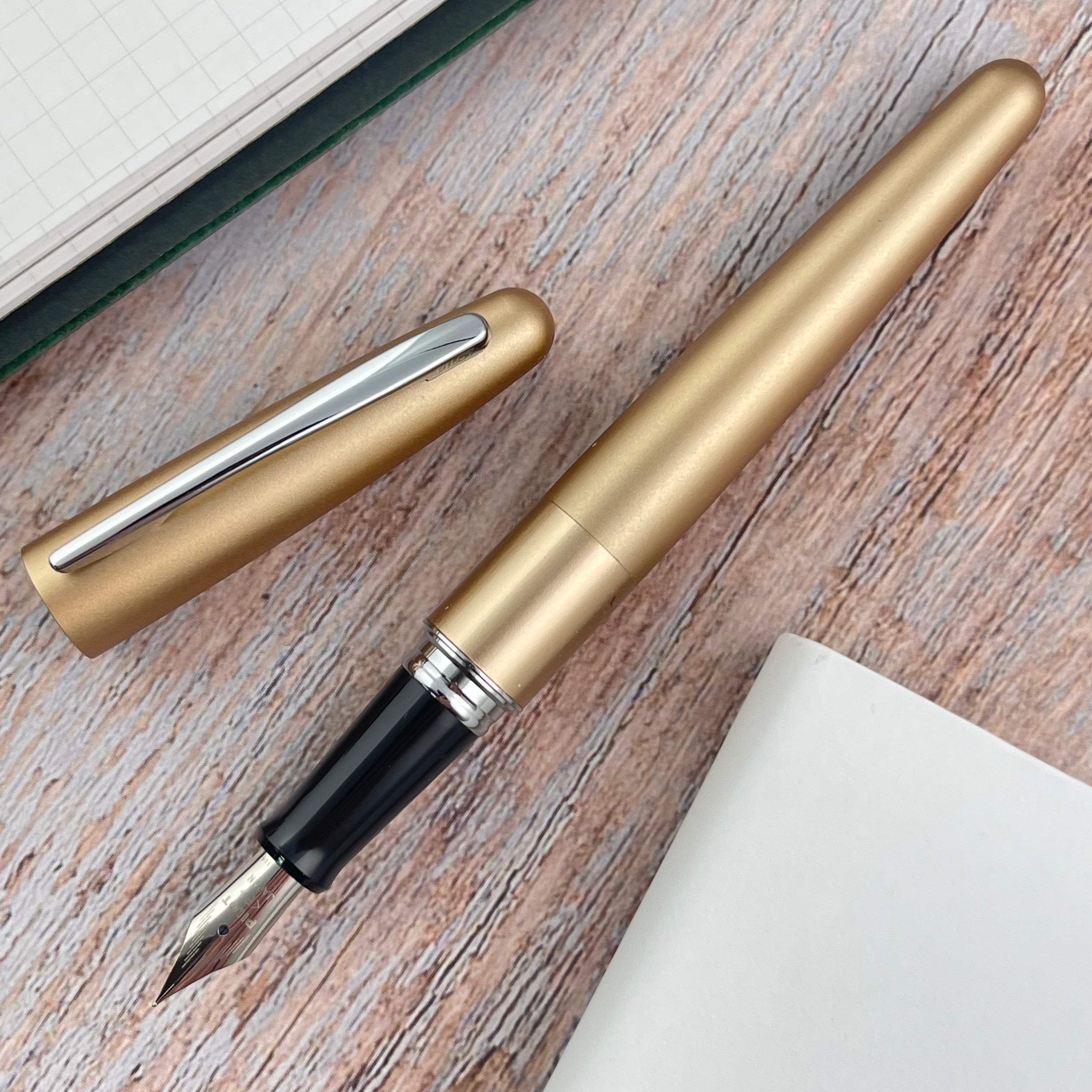 Pilot Metropolitan Fountain Pen - Gold – Atlas Stationers