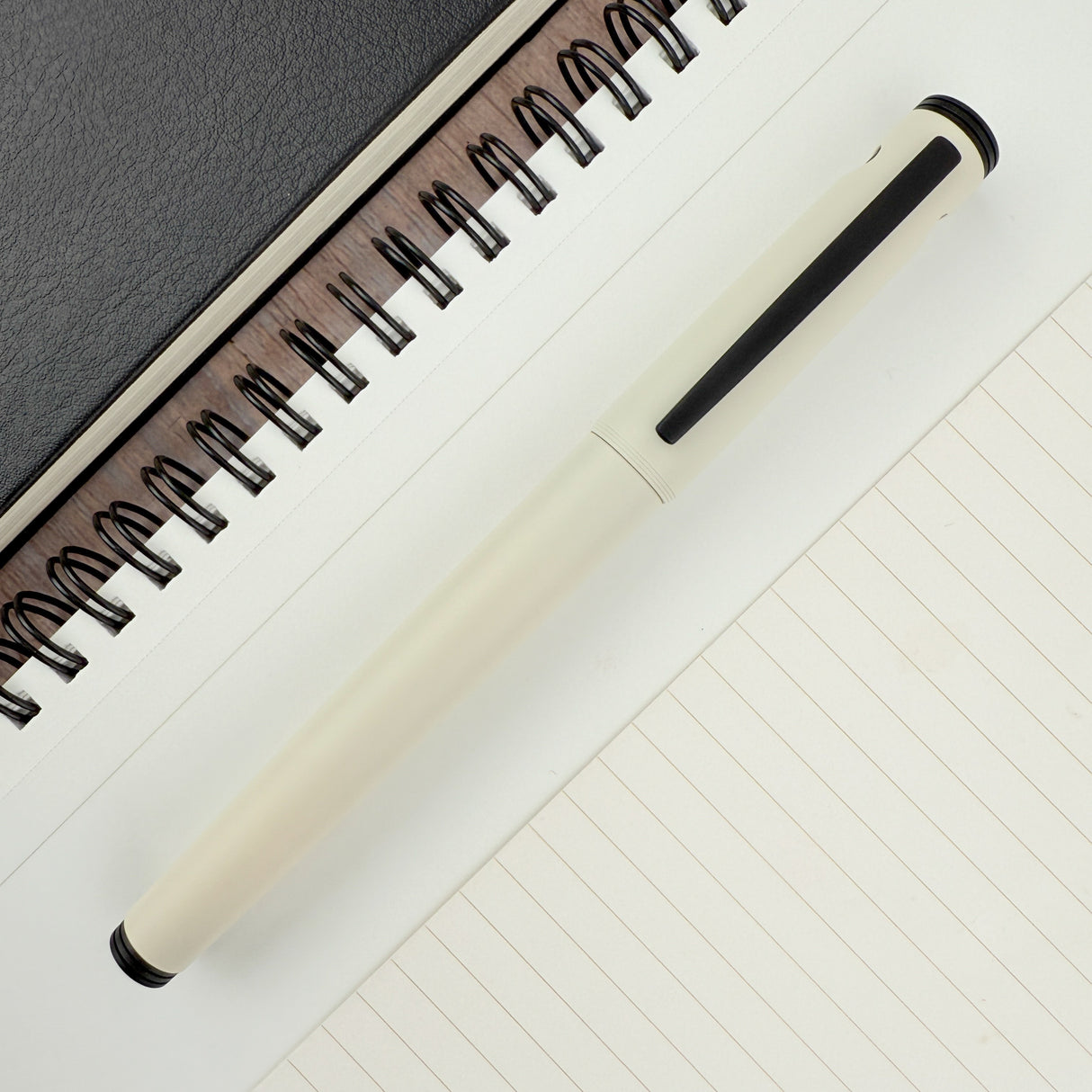 Pilot Explorer Fountain Pen - Matte Ivory