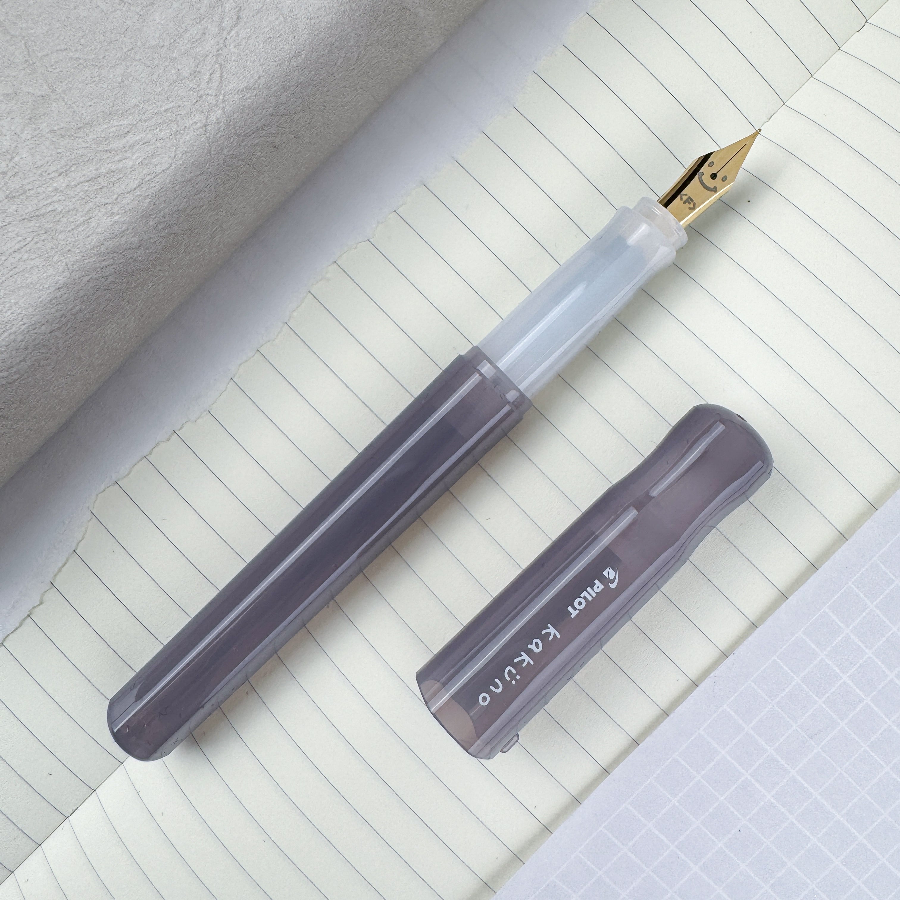 筆記具 kotoamatukami Pilot Kakuno Fountain Pen - Nimbus Gray – Atlas Stationers