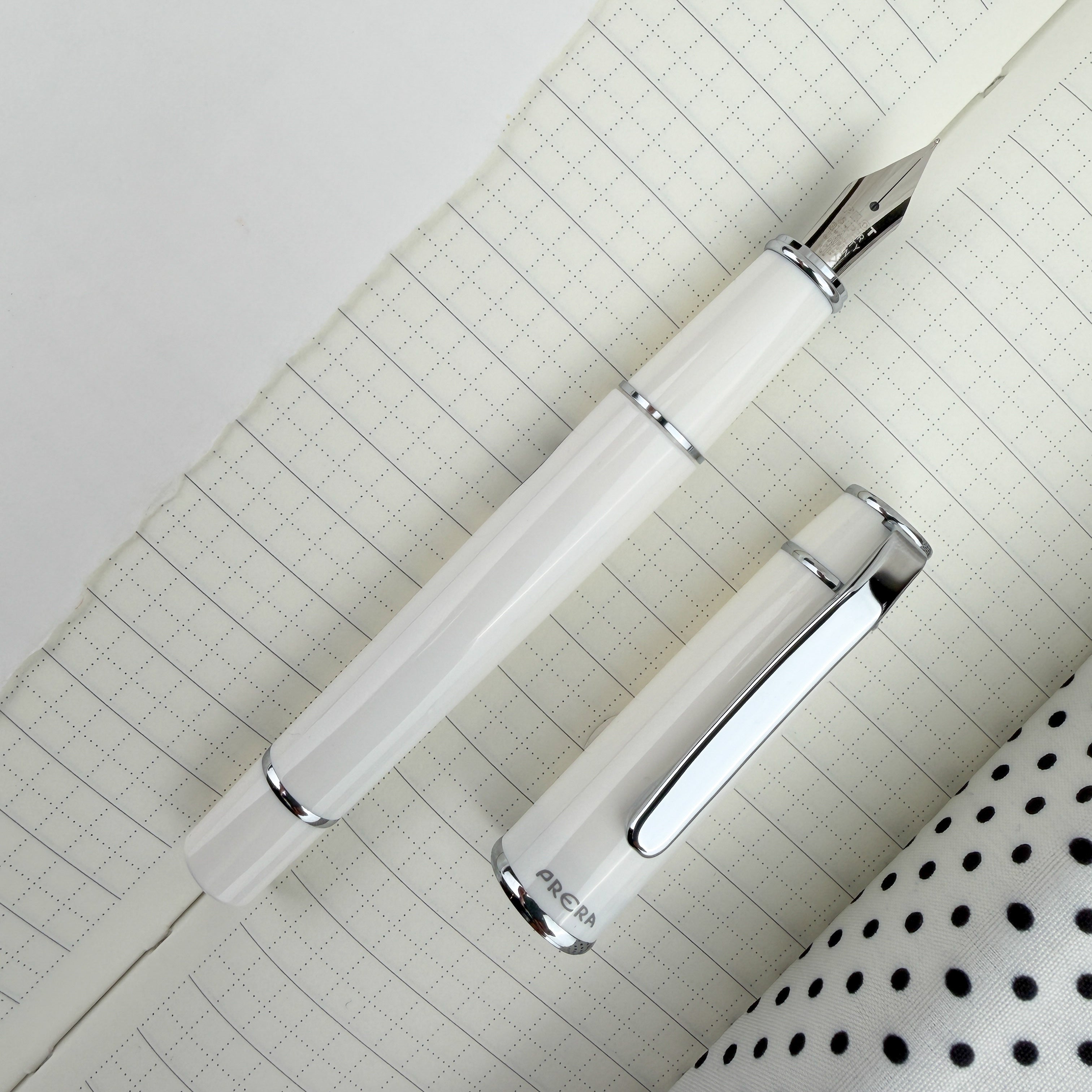 PILOT_PRERA_FOUNTAIN_PEN_WHITE