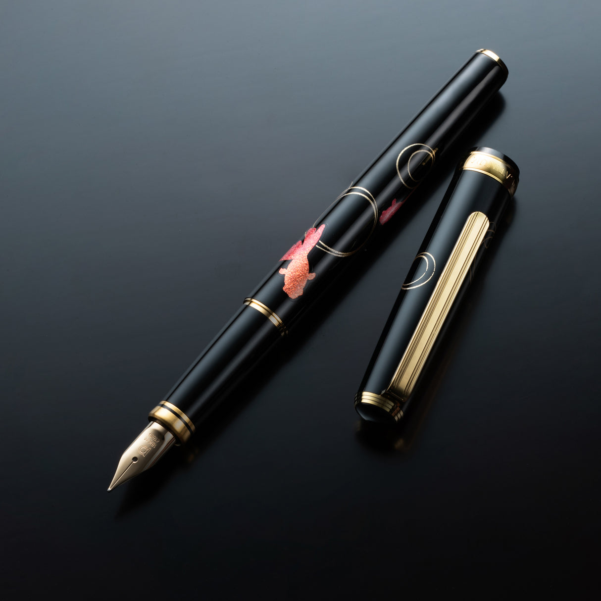 Platinum Classic Maki-e Fountain Pen - Gold Fish