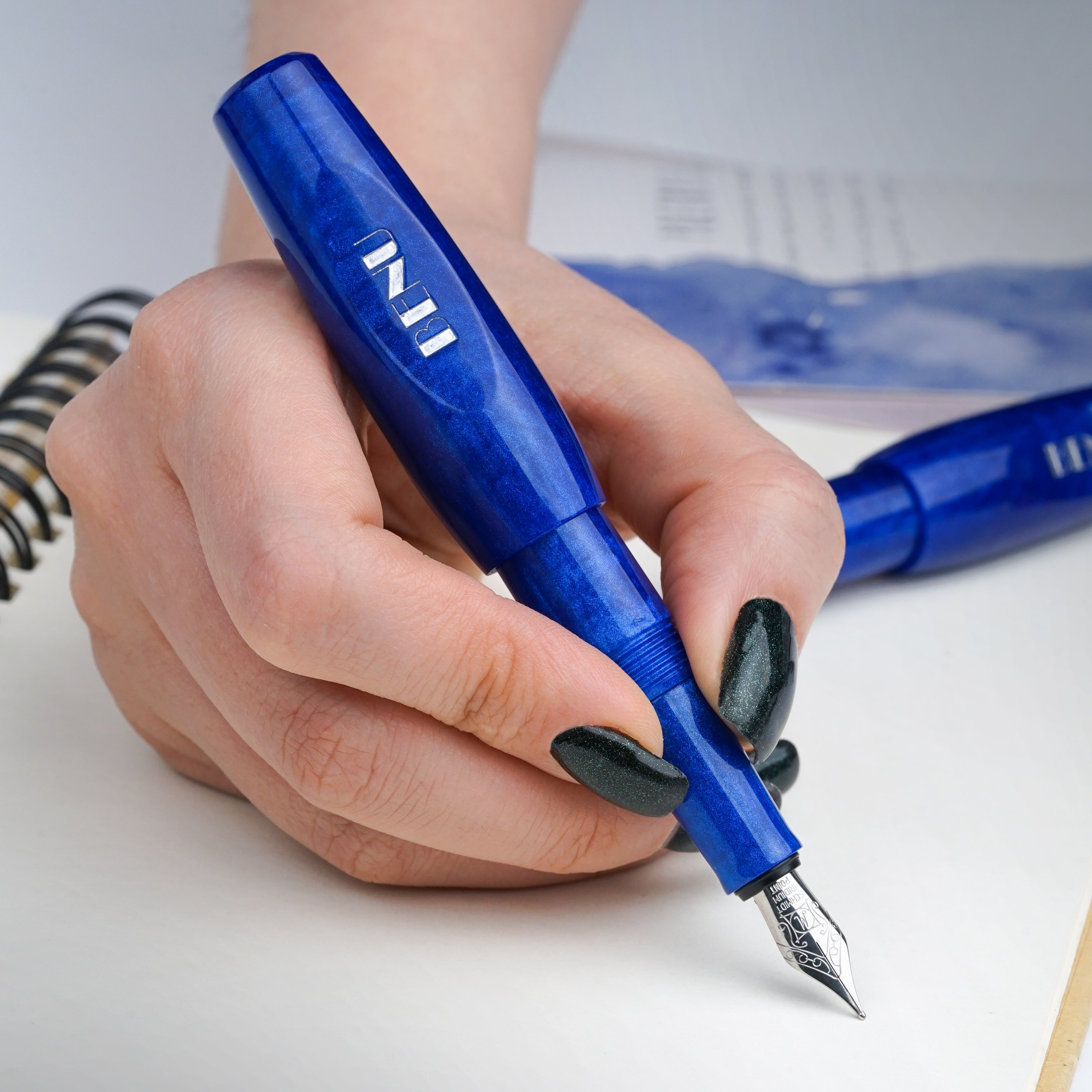 BENU 万年筆 Benu Pixie Fountain Pen - Royal Blue – Atlas Stationers