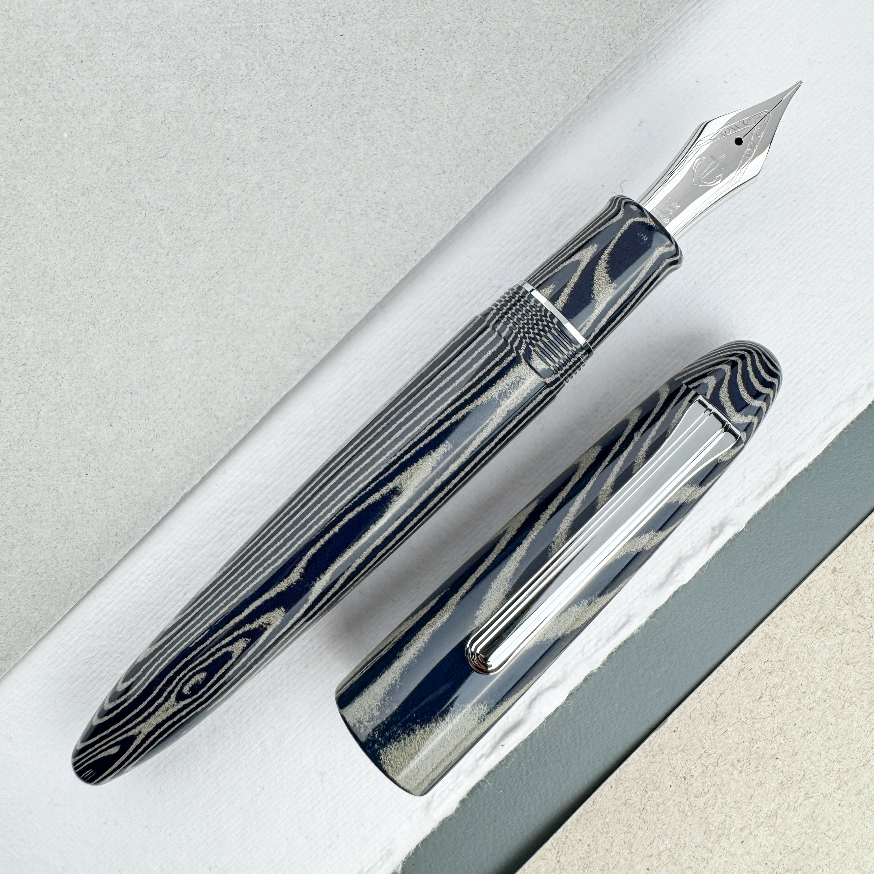 fig London GVラチネ sailor tsunagi コットン100% Sailor King of Pen Ebonite Fountain Pen - Tenacious Tabby (Limited