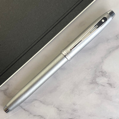 Sheaffer 100 Fountain Pen - Brushed Chrome