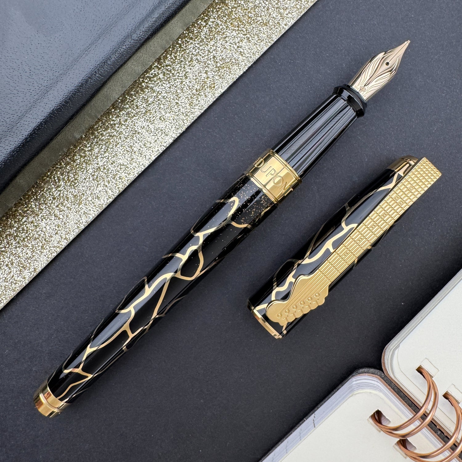 S.T. Dupont Fender Line D Large Fountain Pen - Black