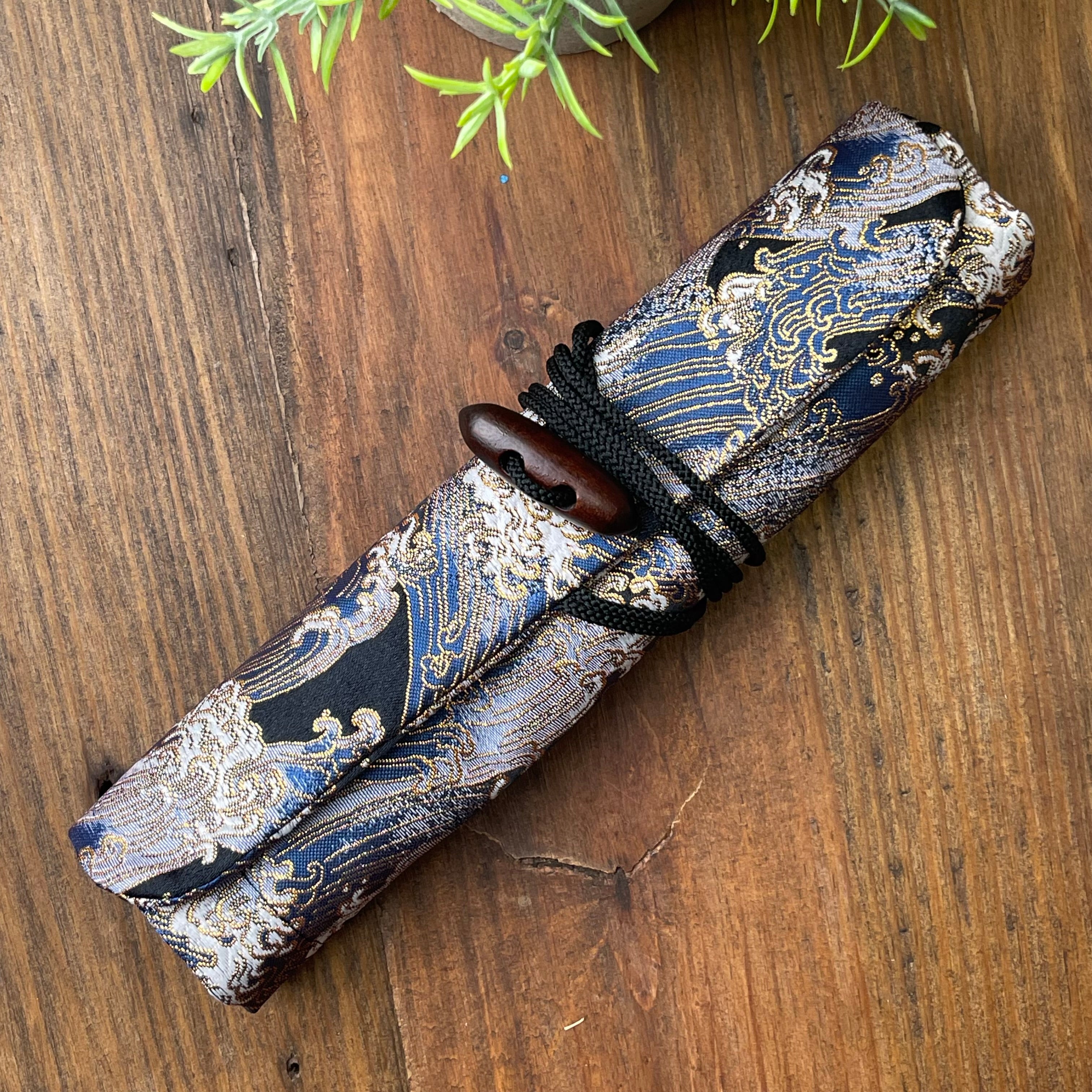 Taccia Kimono Pen Wrap - 4 Slot – Atlas Stationers