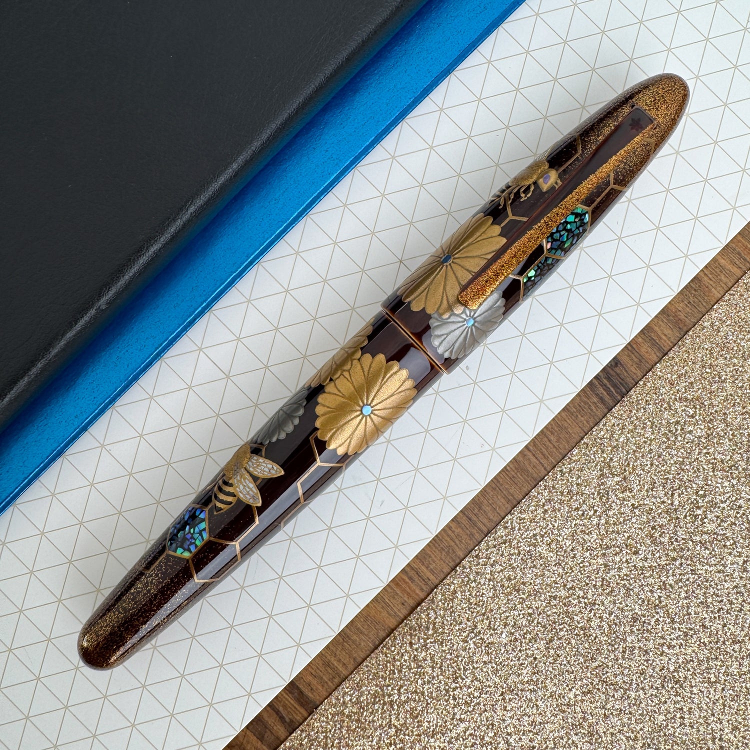 TACCIA Empress Fountain Pen - Imperial Honey Bee (Limited Edition)