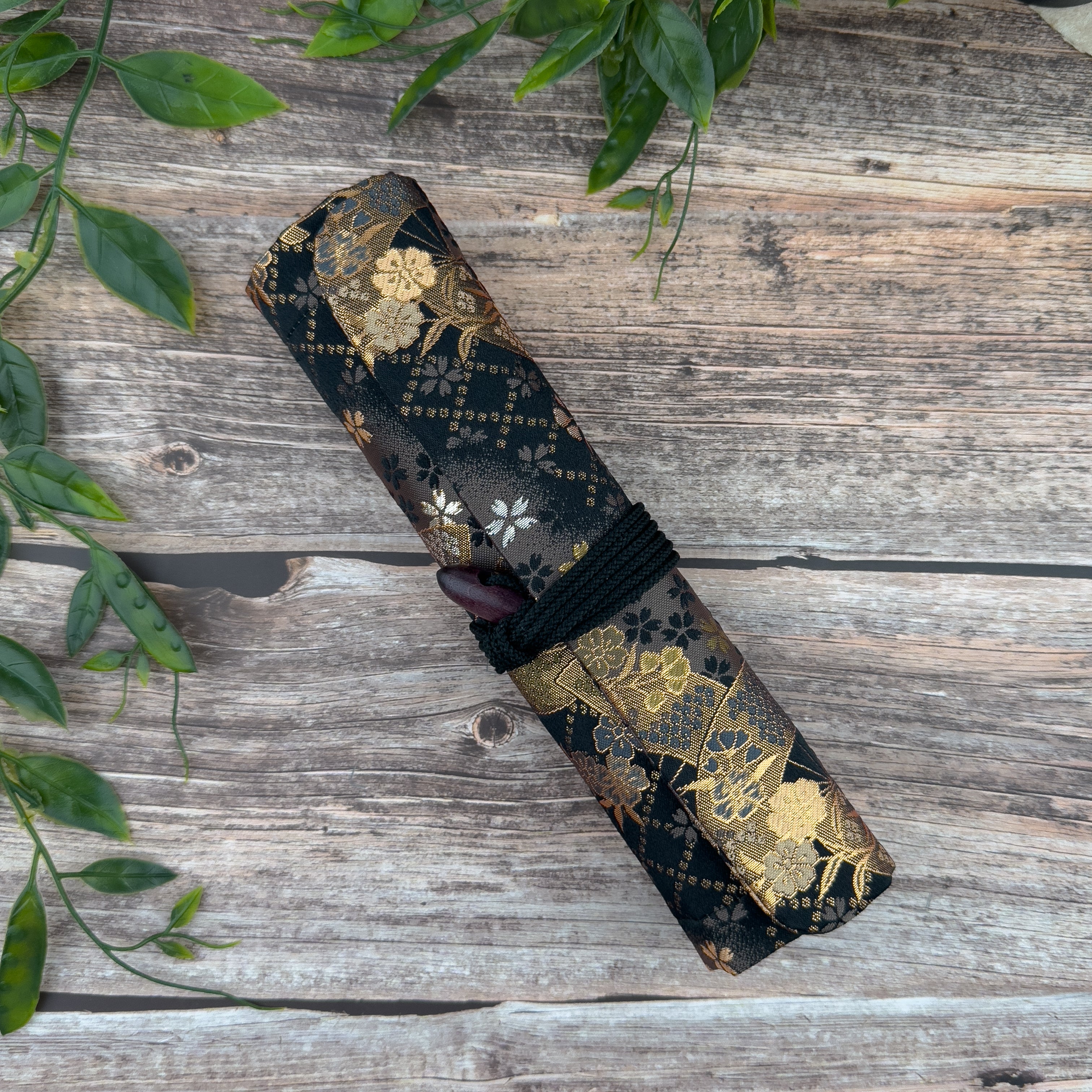 TACCIA_KIMONO_PEN_WRAP_8_SLOT_