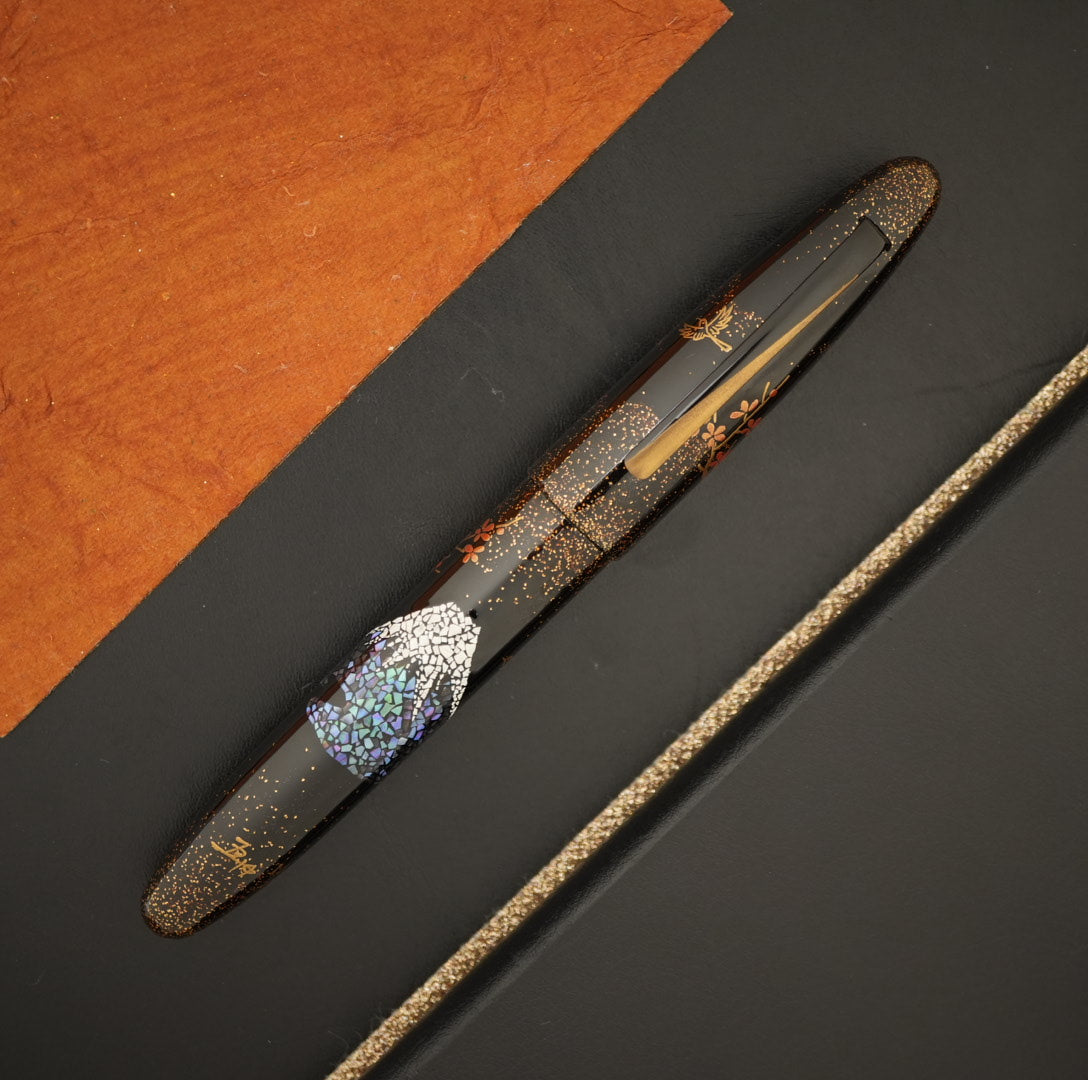 Taccia Miyabi Maki-e Fountain Pen - Fujiyama (Limited Edition