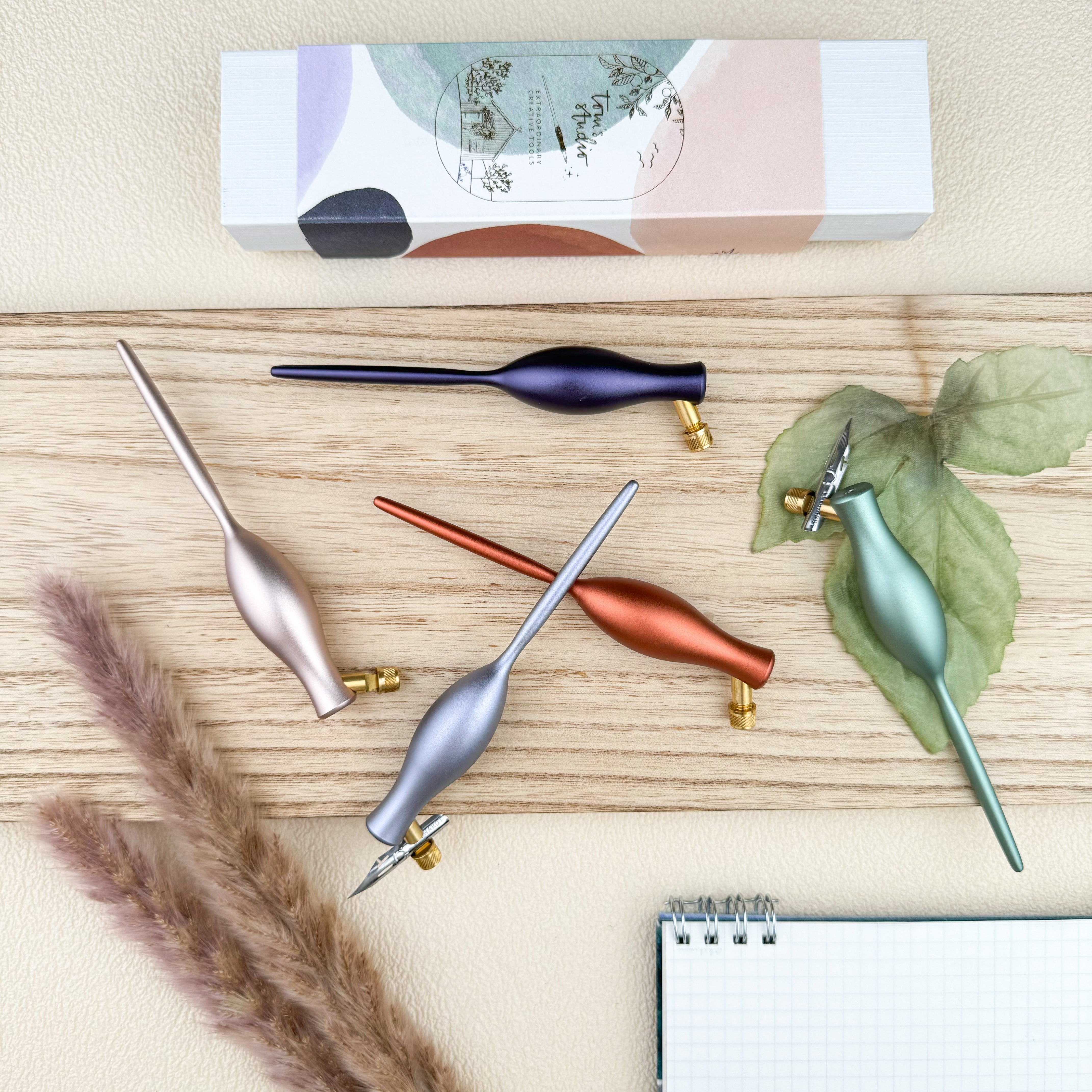 Tom's Studio Carrot Calligraphy Pen – Atlas Stationers