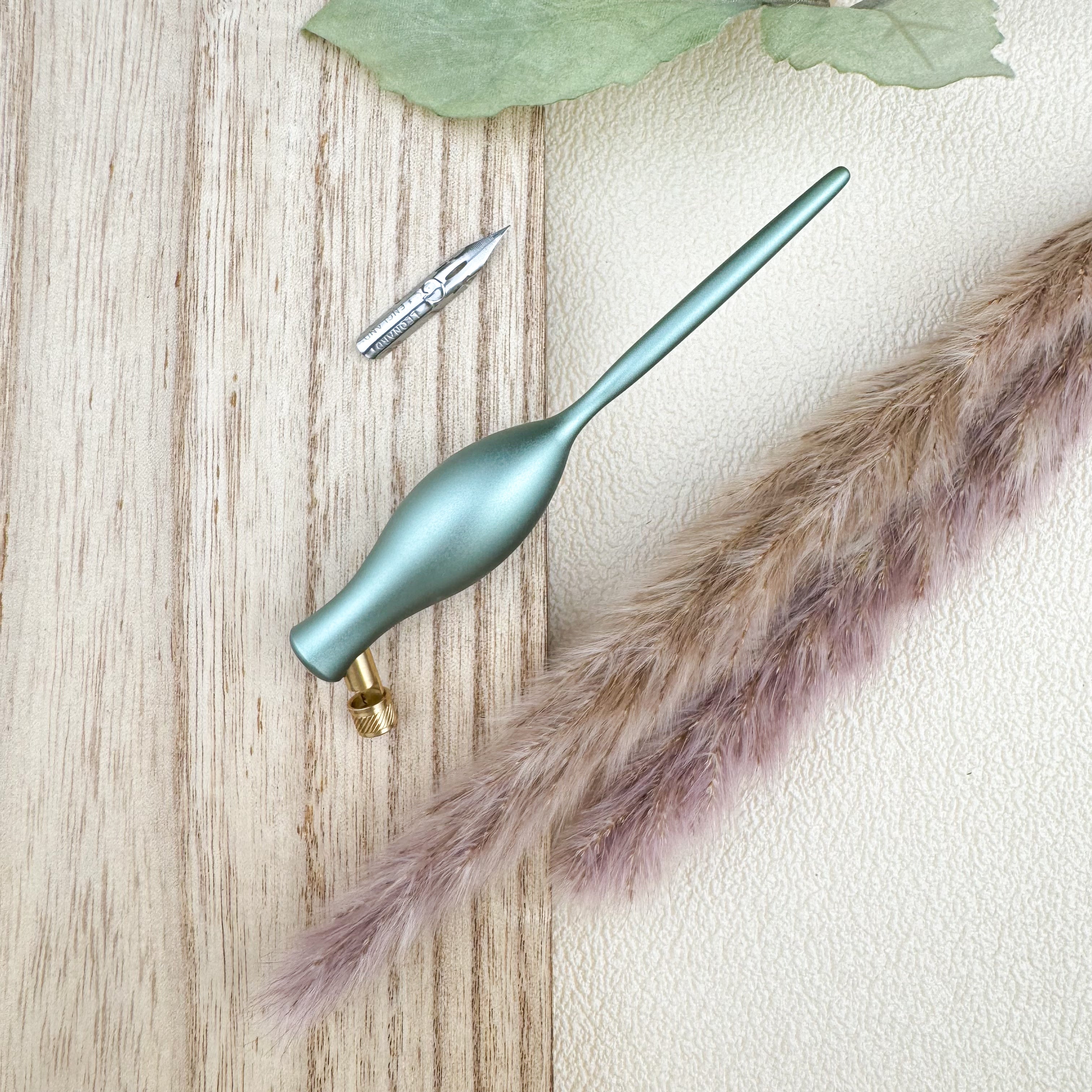 Tom's Studio Carrot Calligraphy Pen – Atlas Stationers