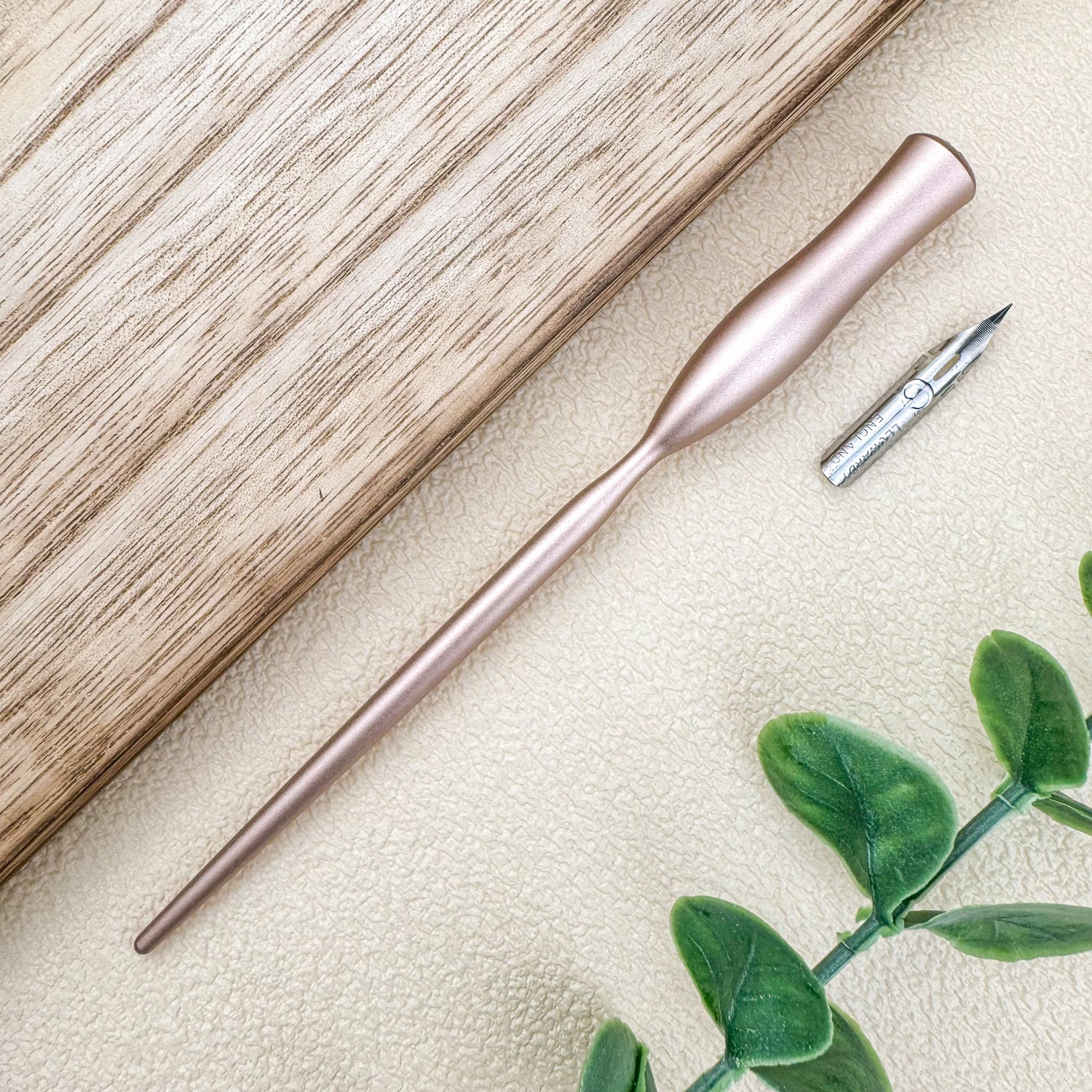 Tom's Studio Flourish Calligraphy Nib Holder