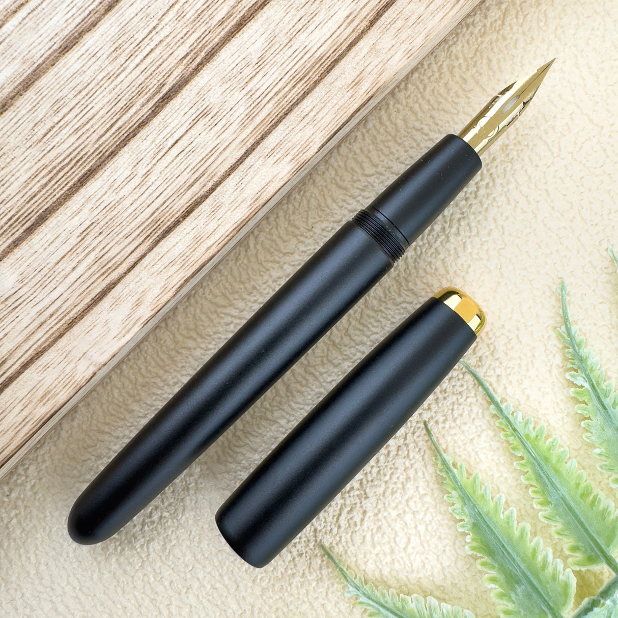 Tom's Studio The Studio Fountain Pen - Black