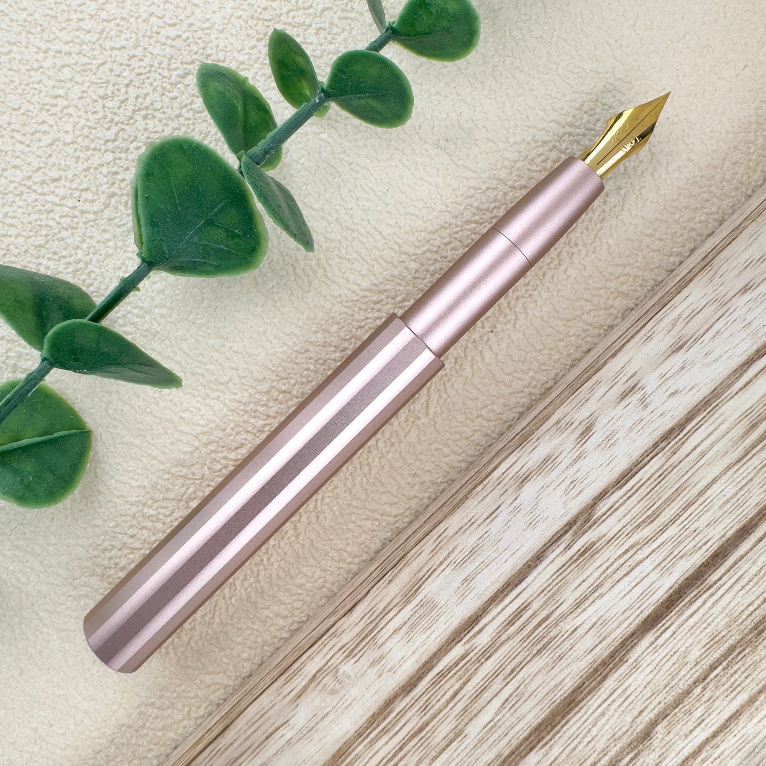 Tom's Studio The Studio Pocket Fountain Pen Blush – Atlas Stationers