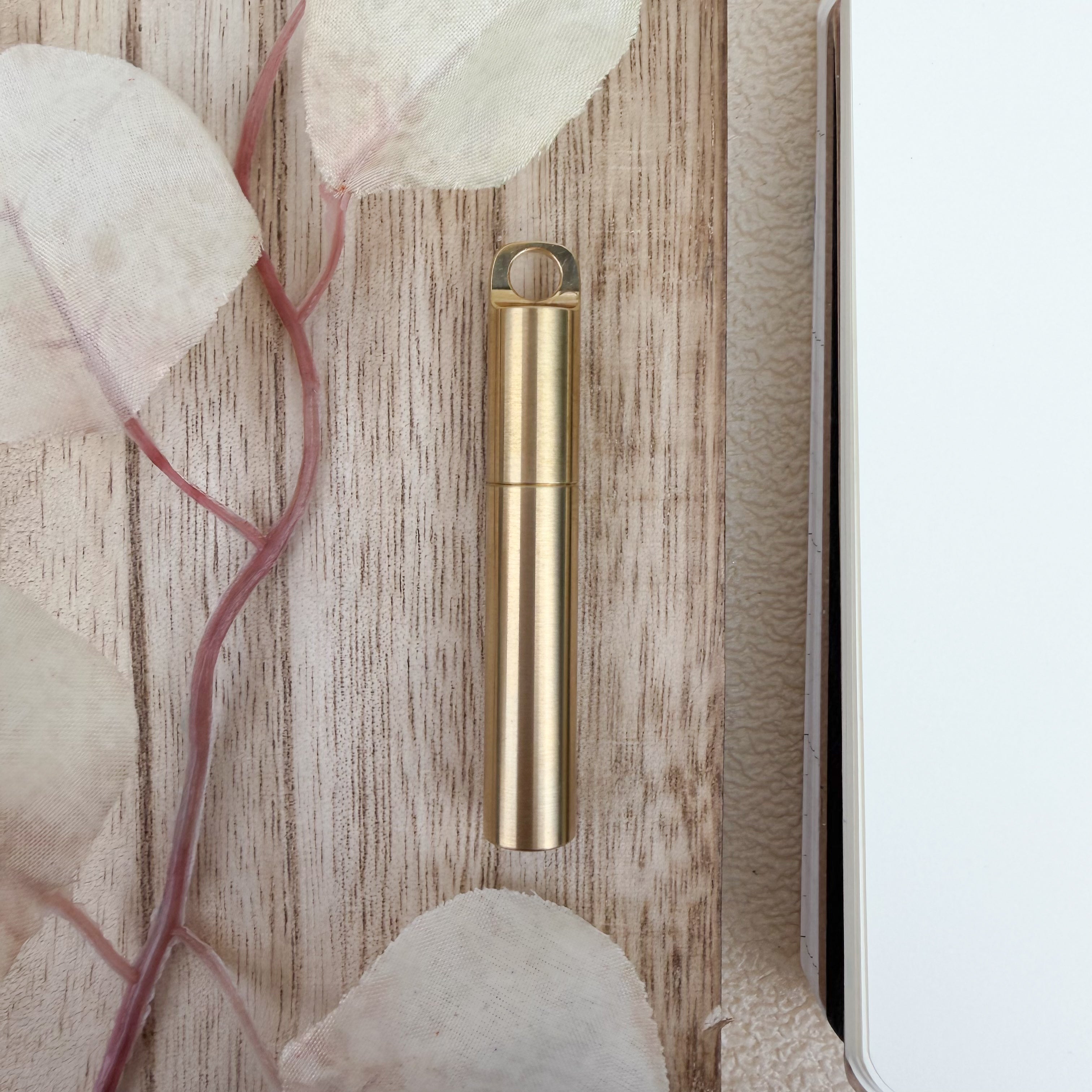 Tom's Studio The Field Mouse – refillable travel pen – Atlas