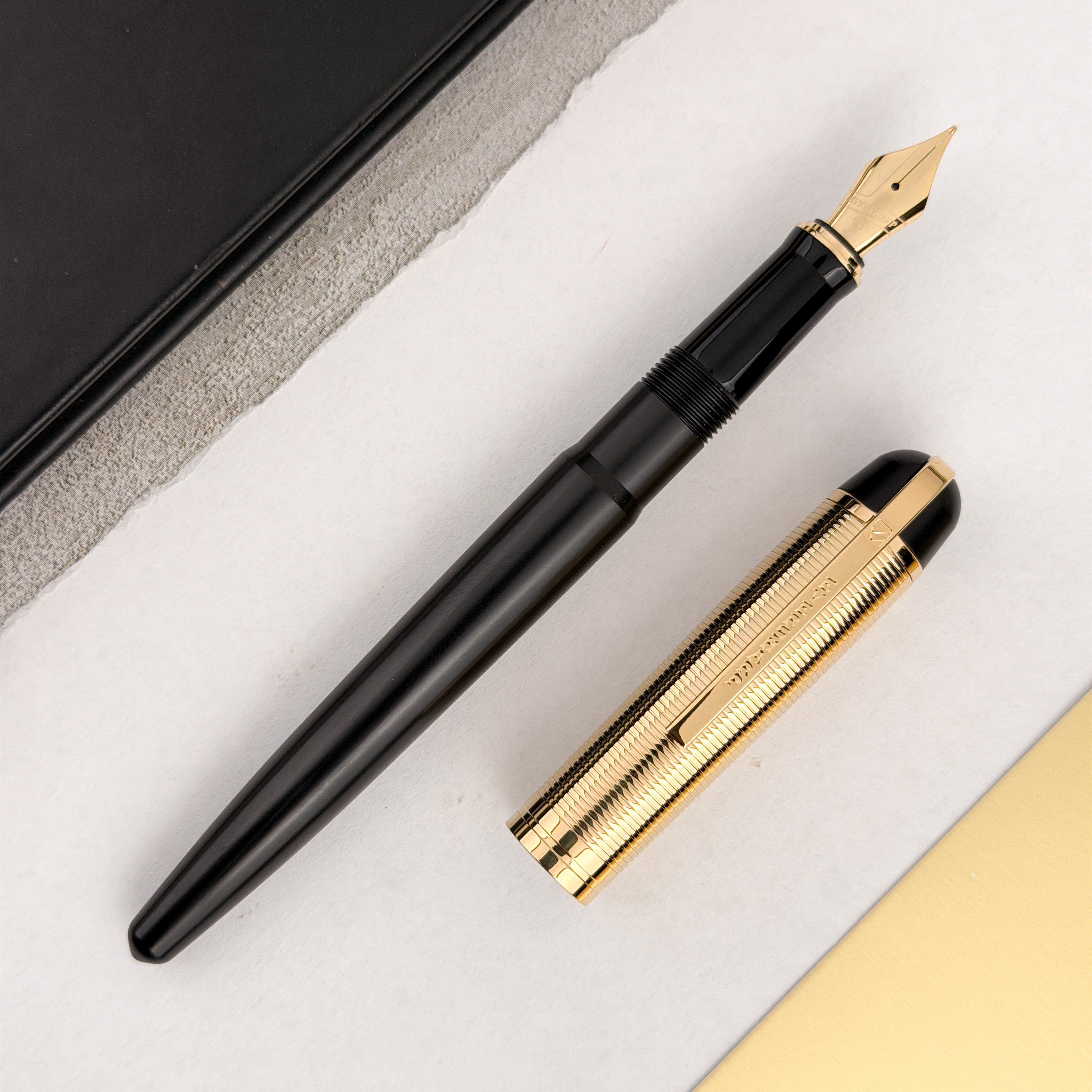 Wahl Eversharp Skyline Fountain Pen - Black w/Gold Trim – Atlas